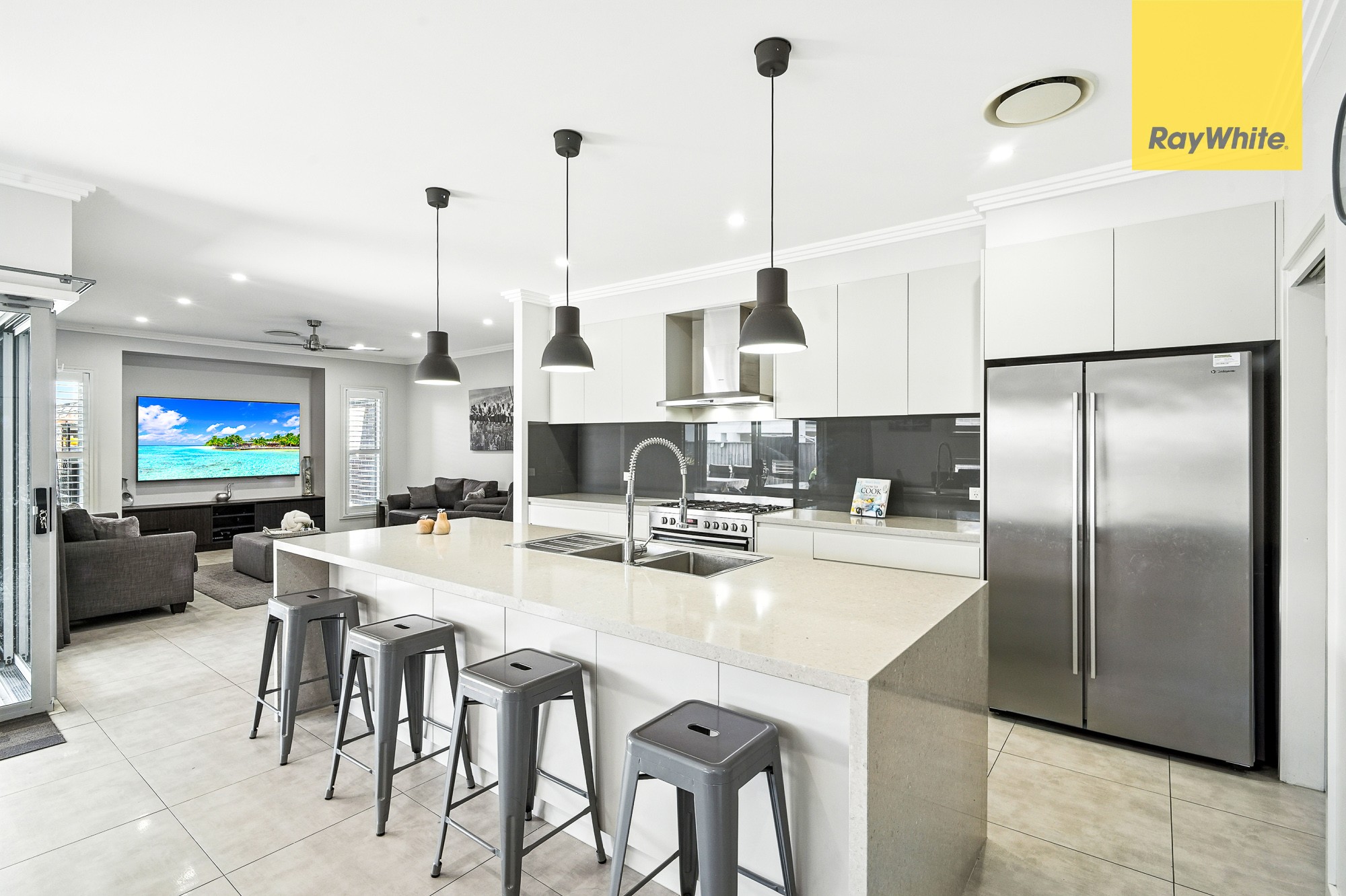 10 Chanticleer Street, Colebee, NSW 2761