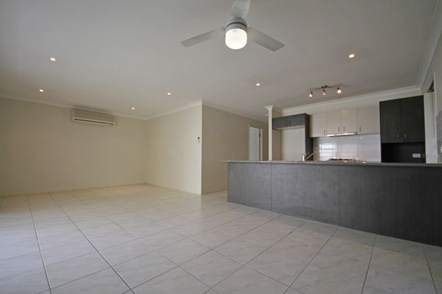 42 Carnarvon Crescent, Waterford, QLD 4133