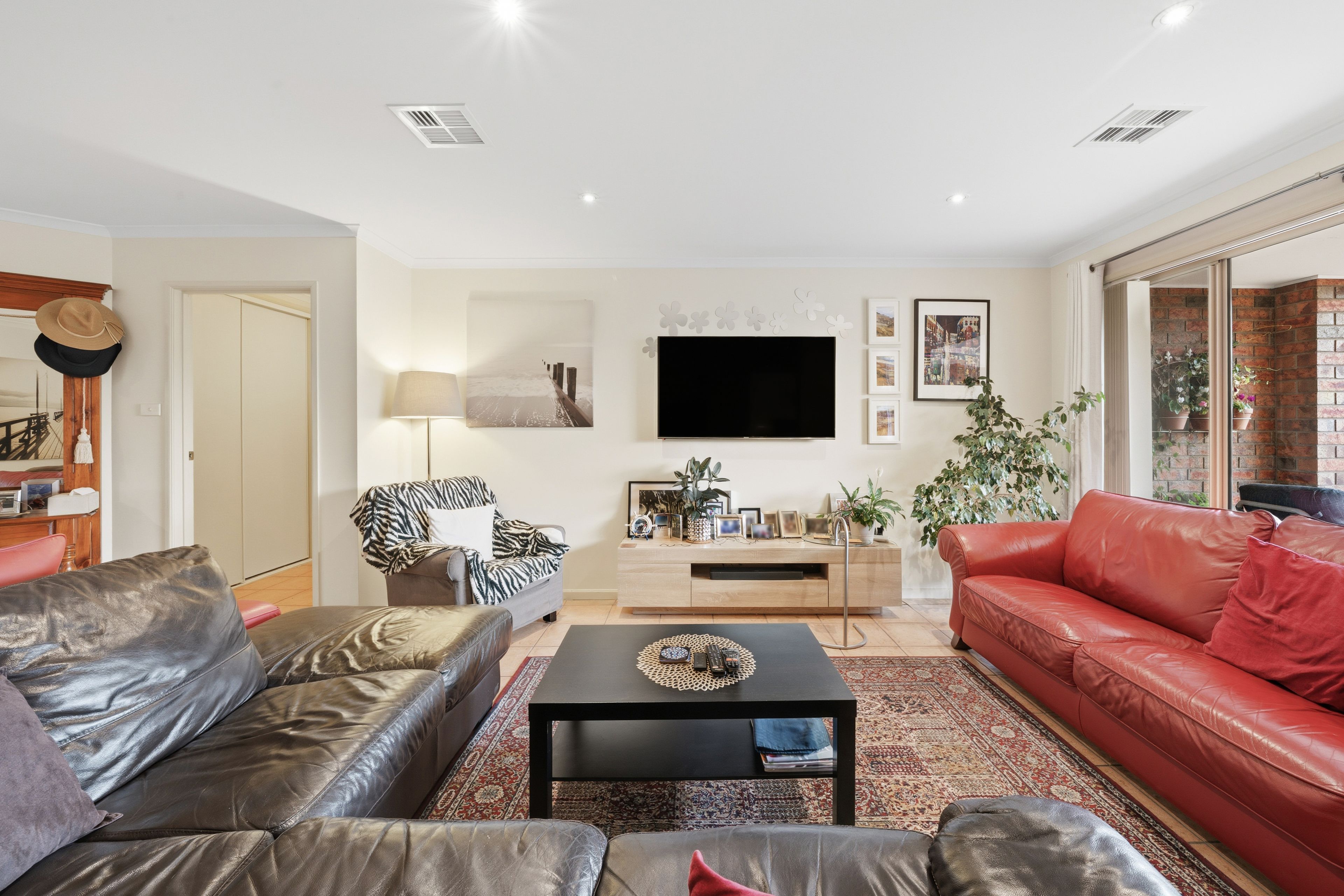 31/92 Casey Crescent — photo 4 of 26