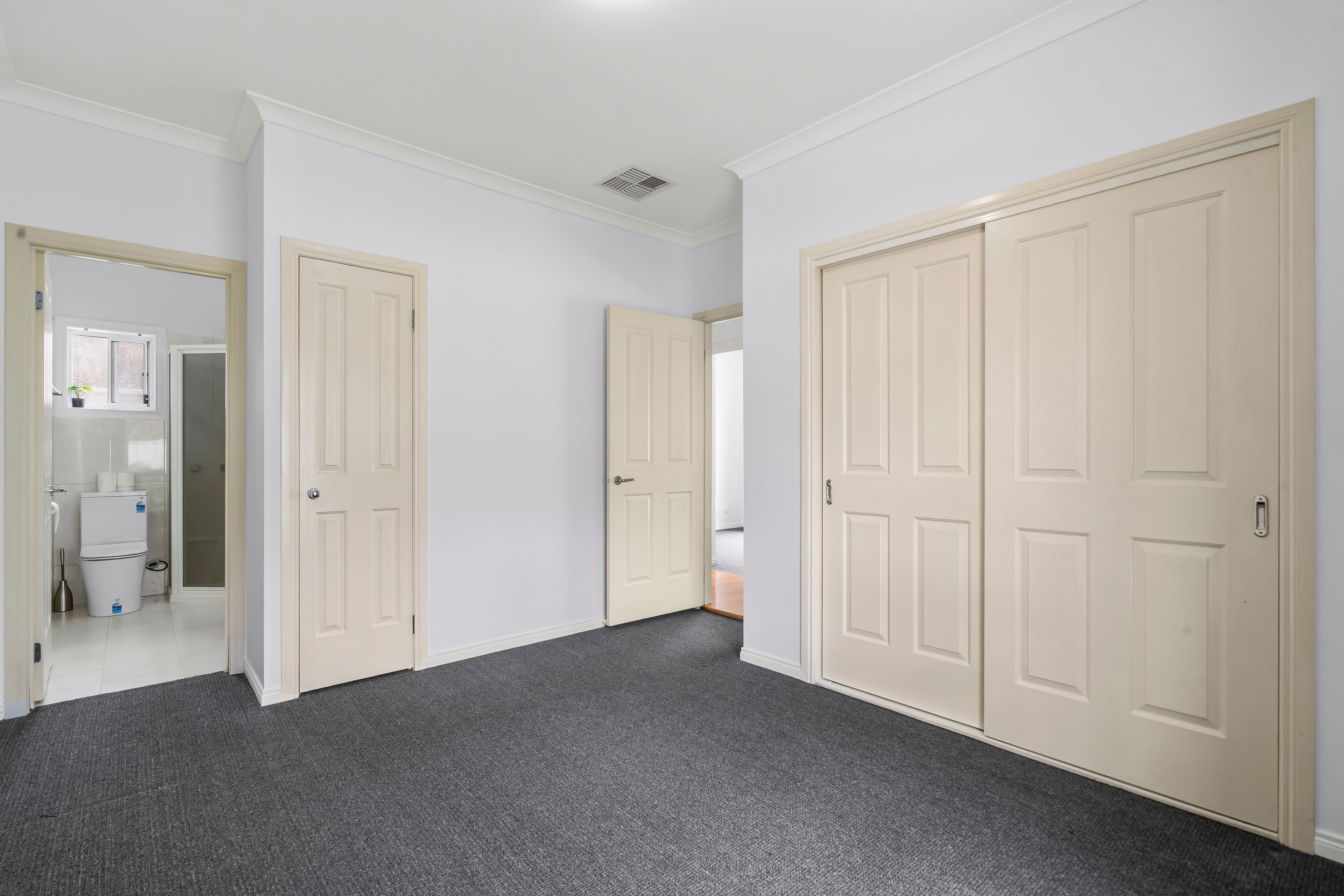 2/132 Kitchener Street — photo 8 of 10