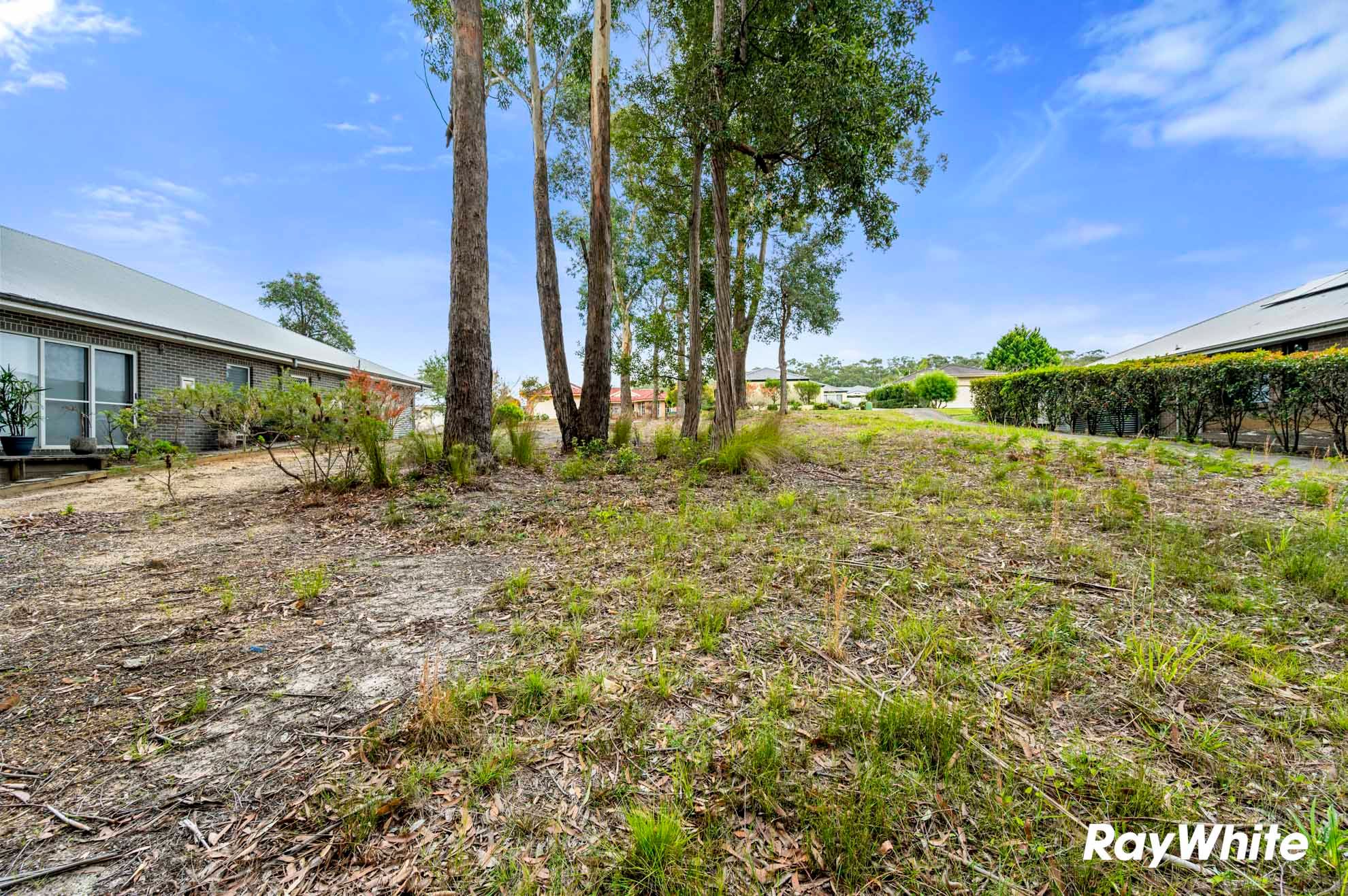 23 Yarrawonga Drive — photo 10 of 11