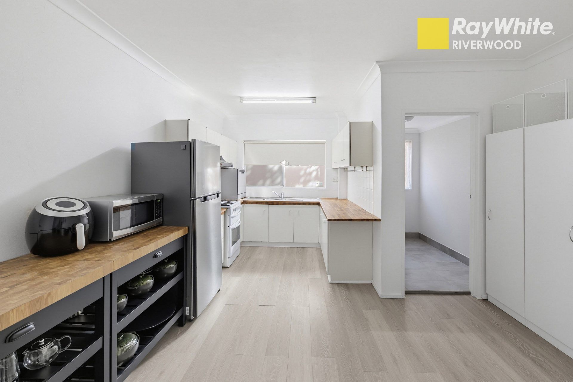 3/77 Woniora Road — photo 3 of 8
