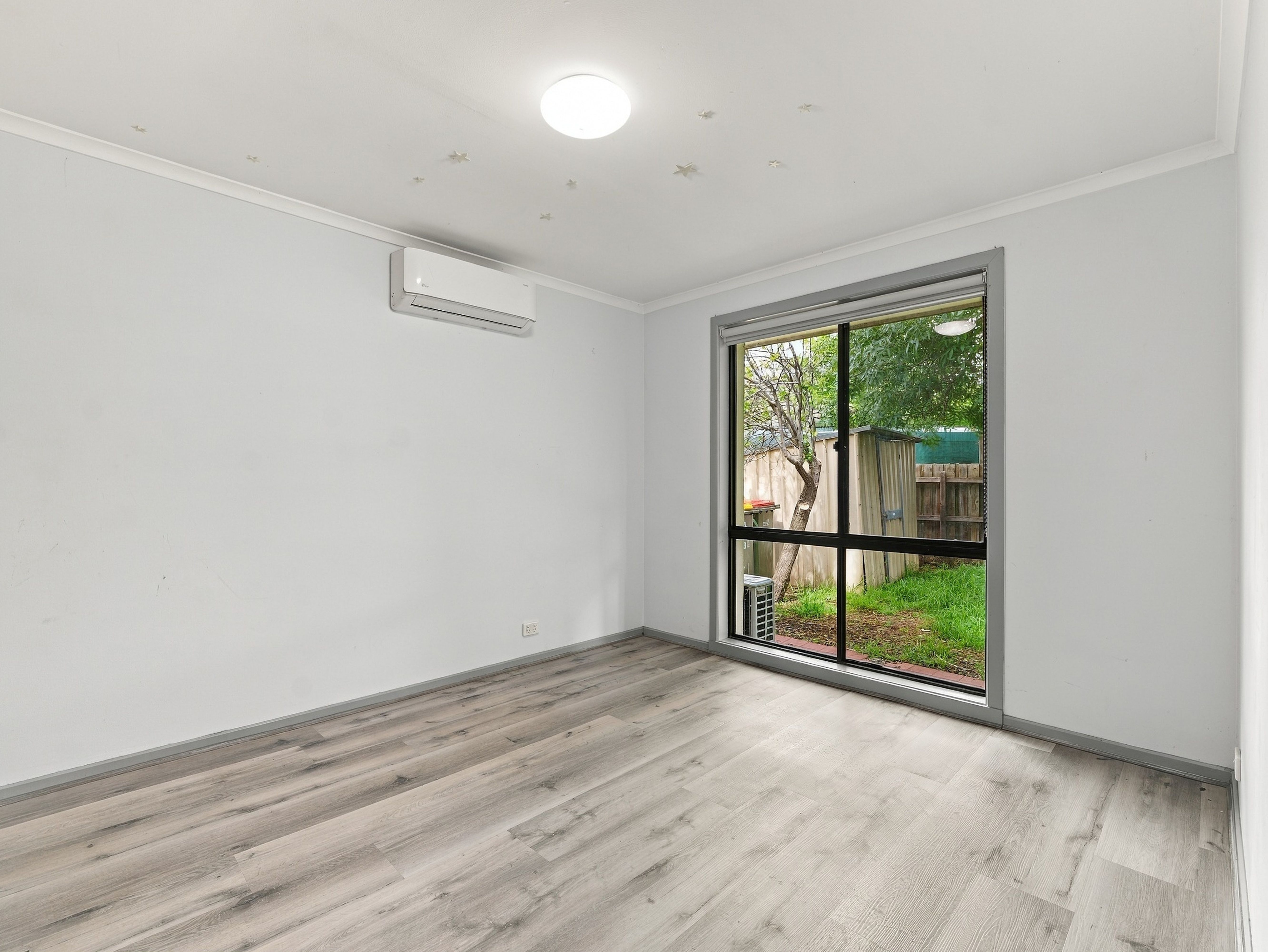 1A Glenelg Way — photo 9 of 21