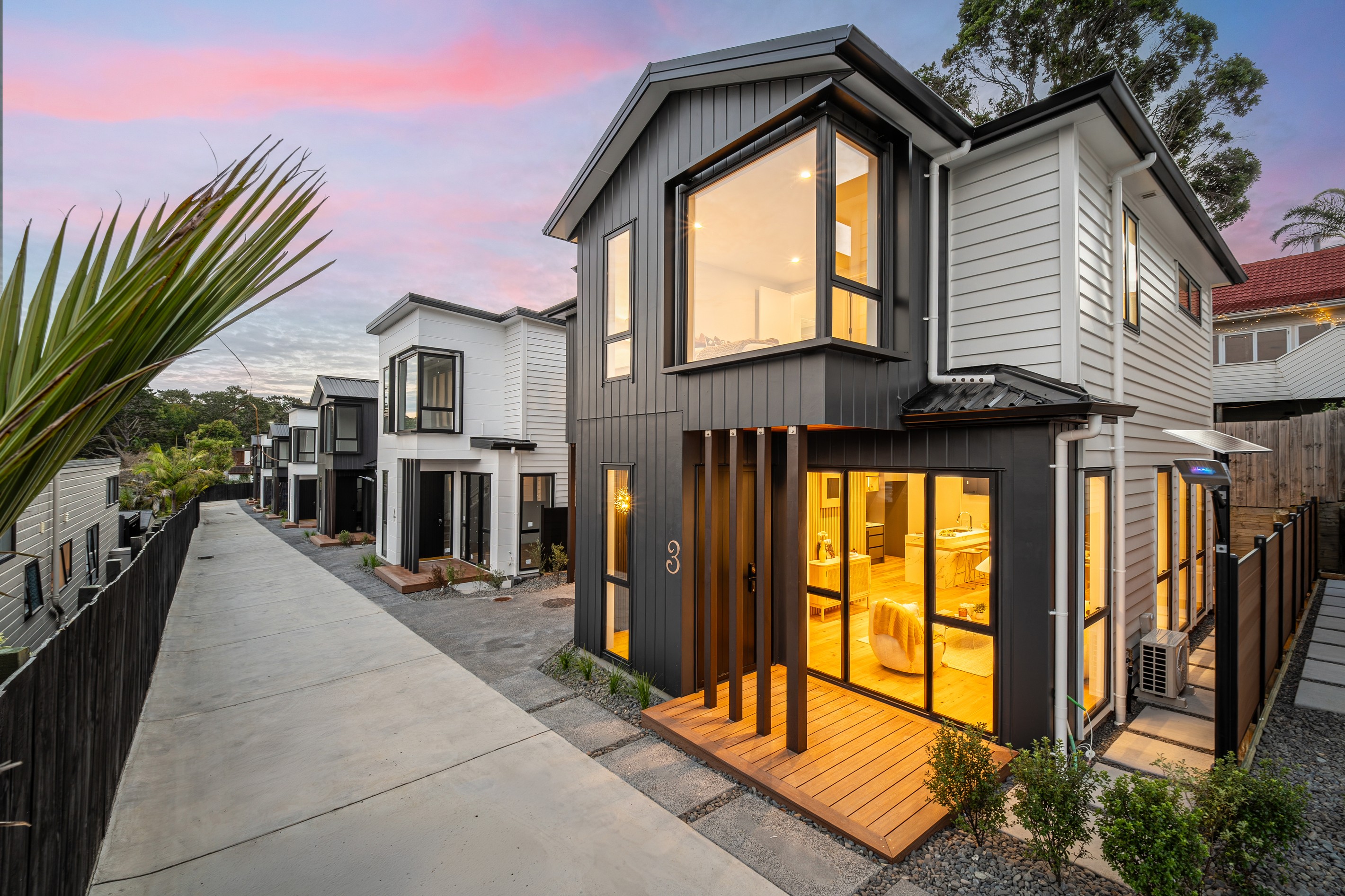 6/8 Park Rise, Campbells Bay, North Shore City