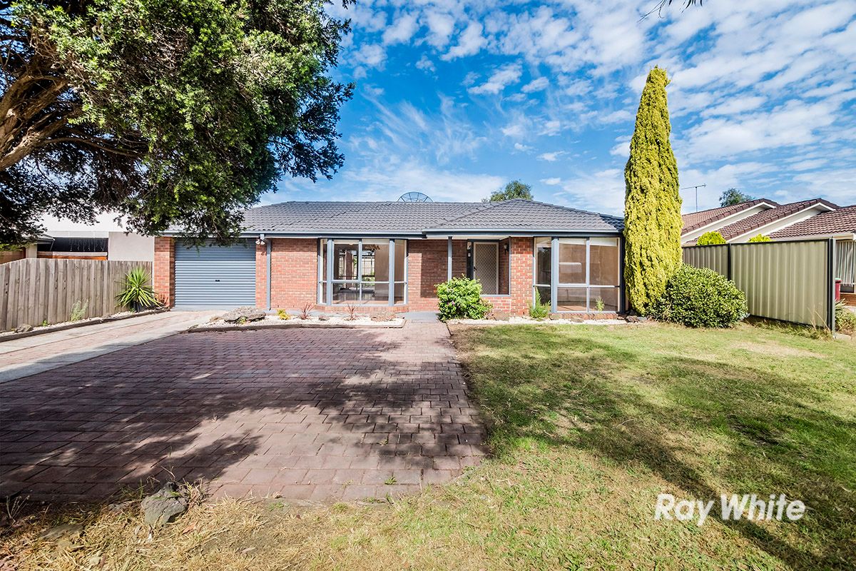 10 Balook Court, Cranbourne North VIC 3977