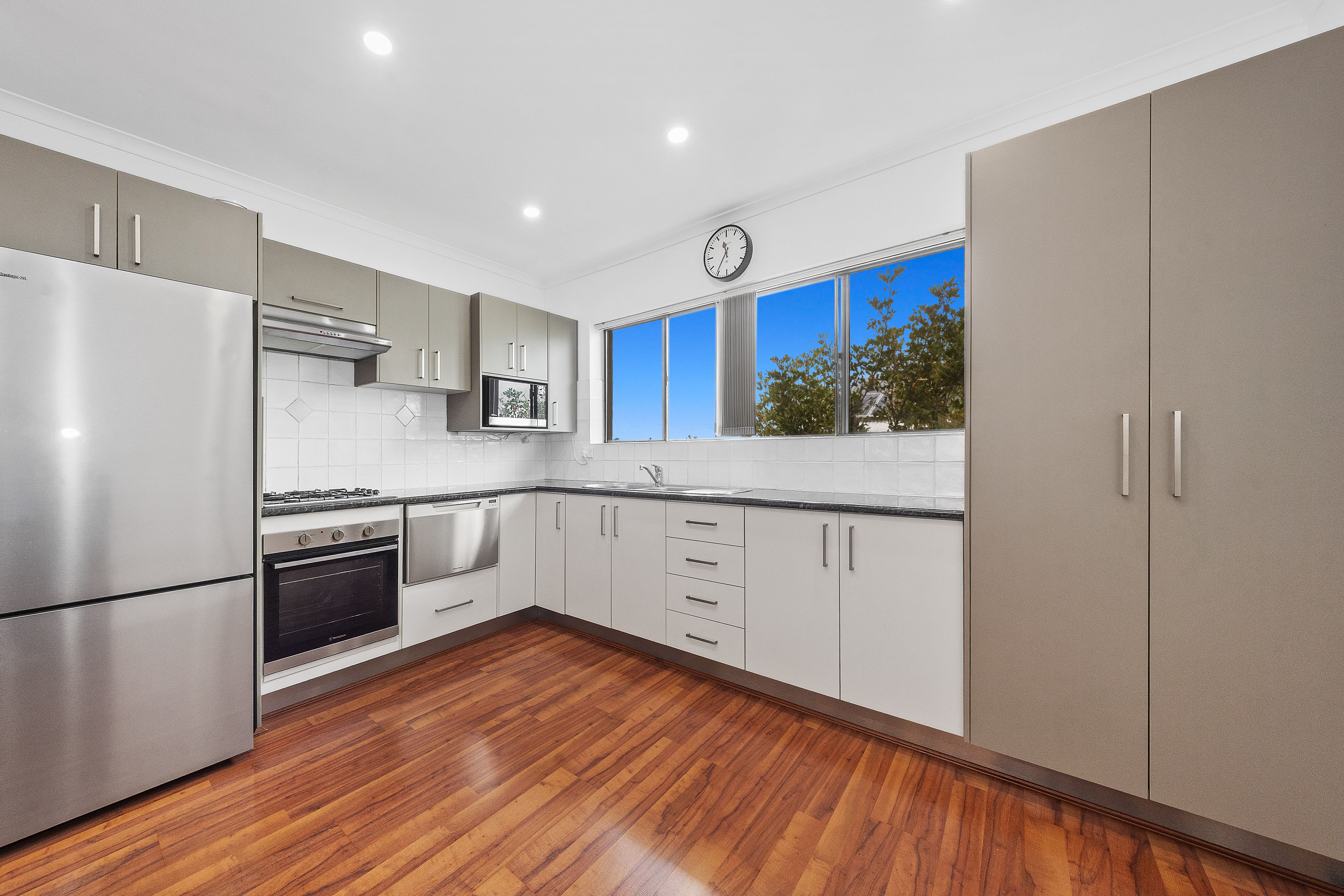 4/34 Duke Street — photo 3 of 12