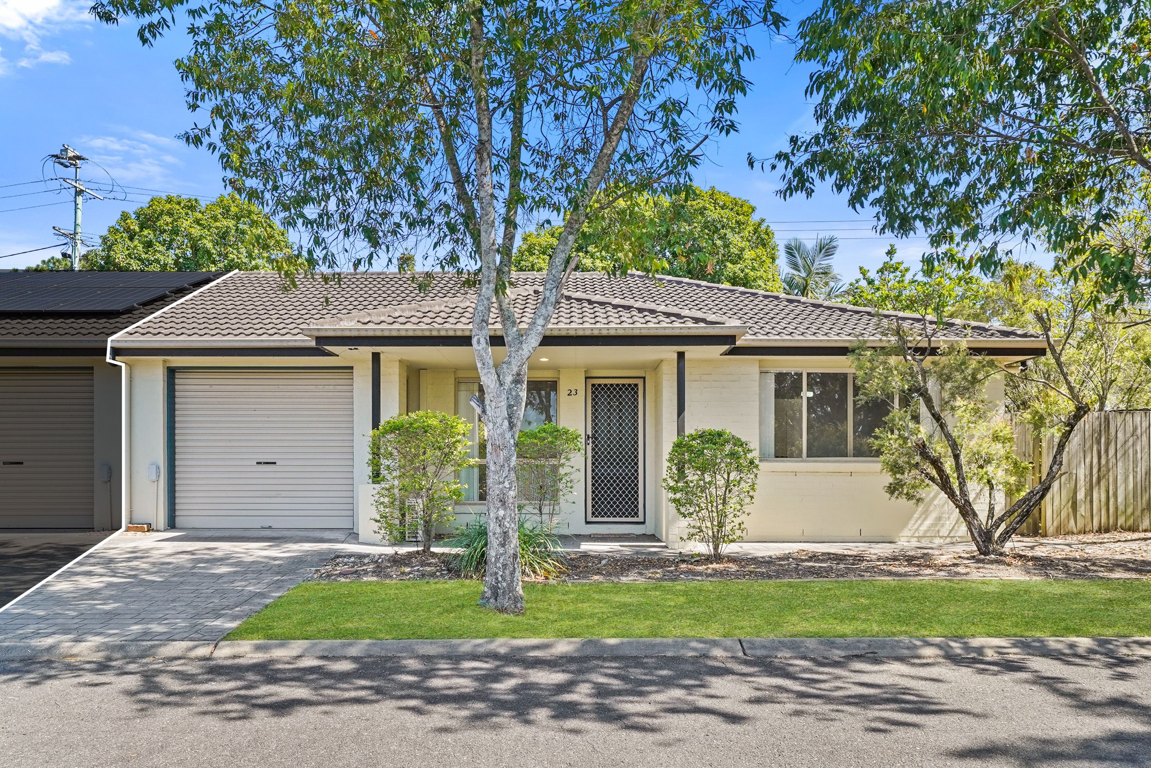 23/25 Buckingham Place — photo from Ray White Rochedale