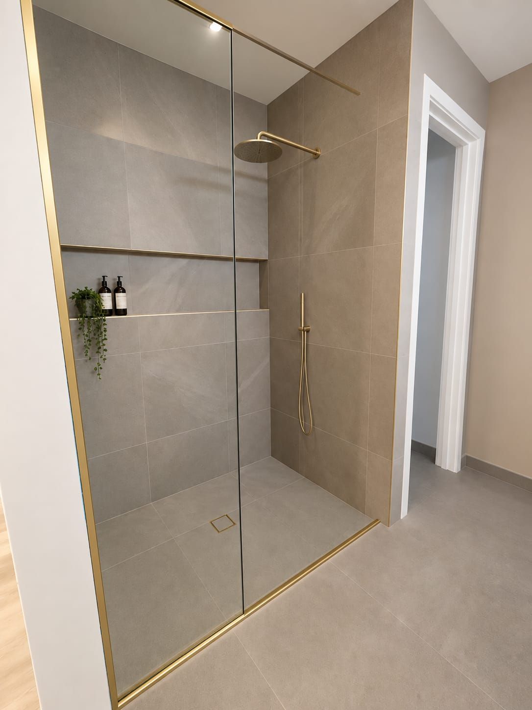 31 Wicklow Crescent — photo 15 of 19