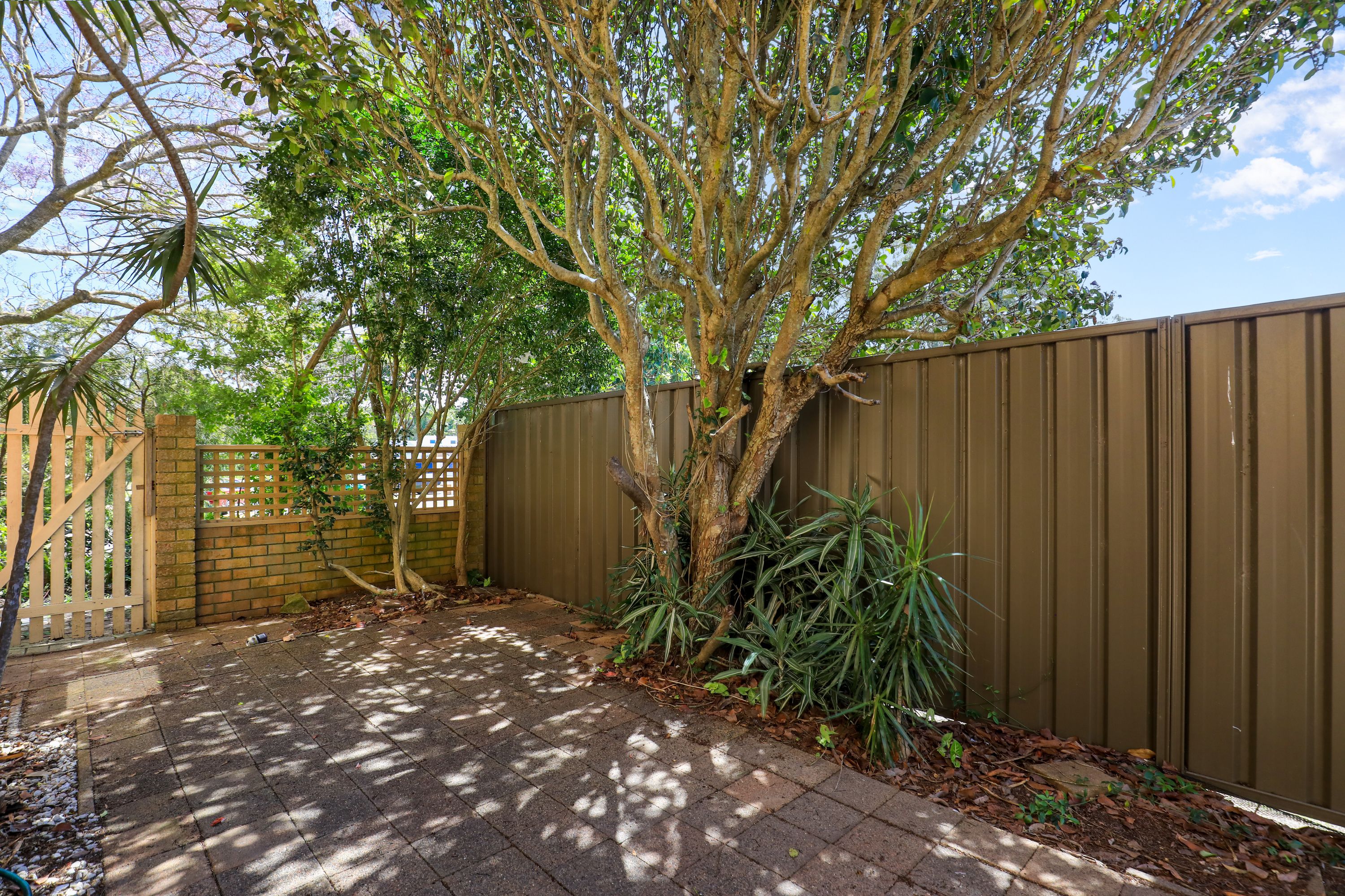 1/12 Lambton Close — photo 4 of 16