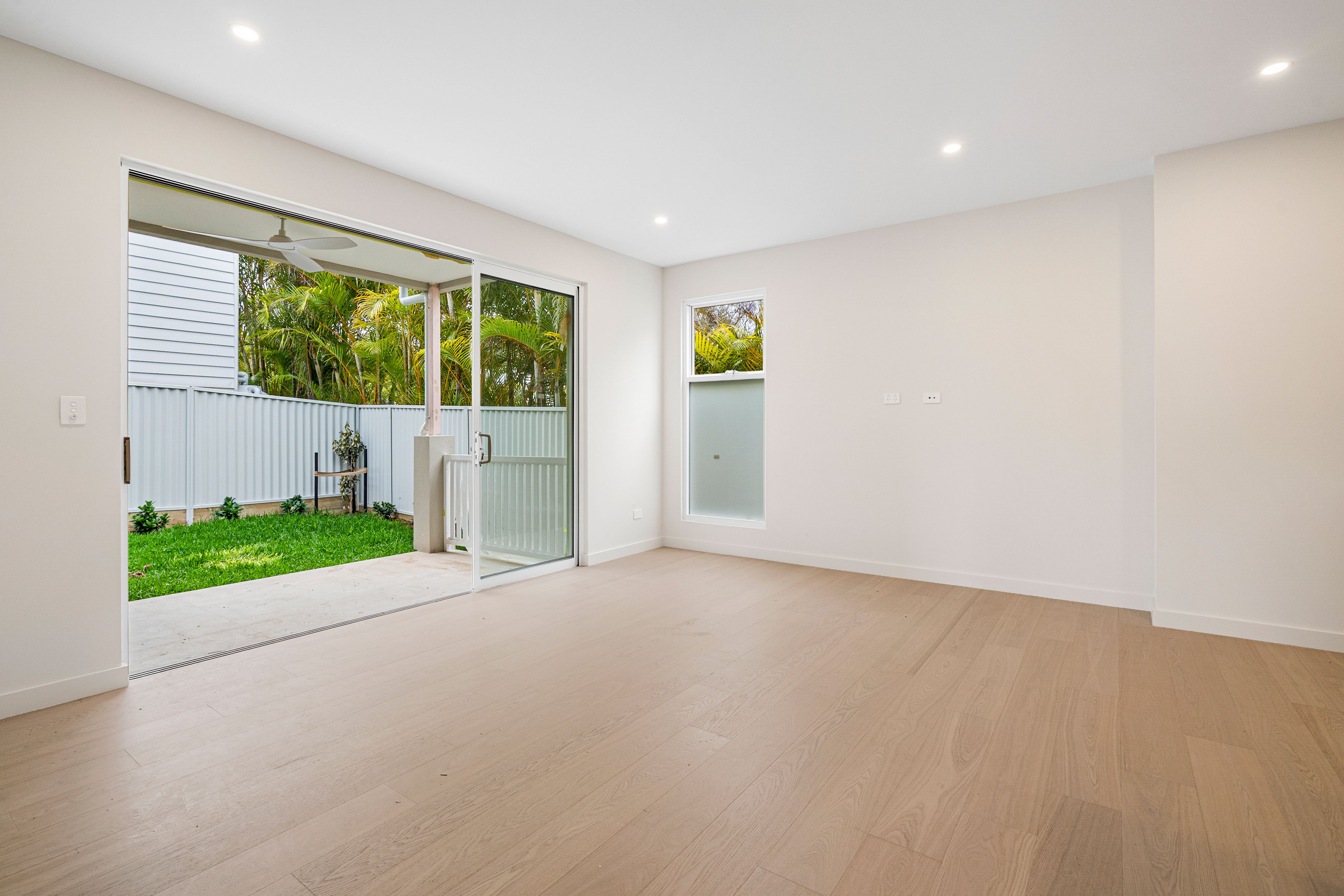 2/9 Lowana Avenue, Kirrawee, NSW 2232