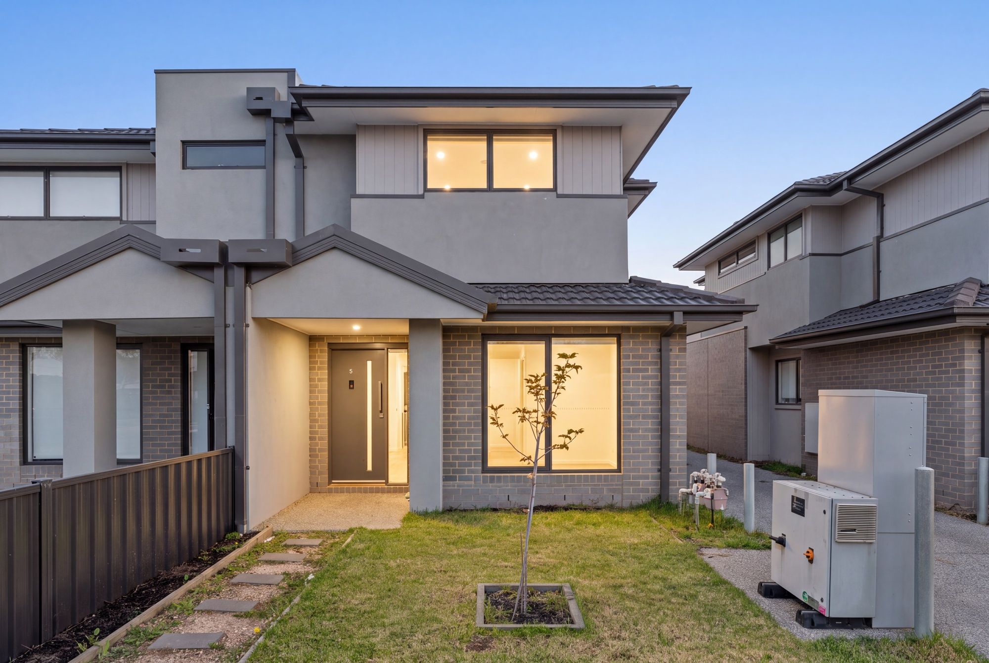 5/6 Barrie Court — photo from Ray White Altona