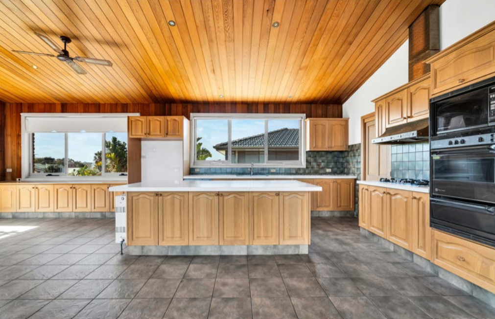 33 Birdwood Street, Parkdale, VIC 3195