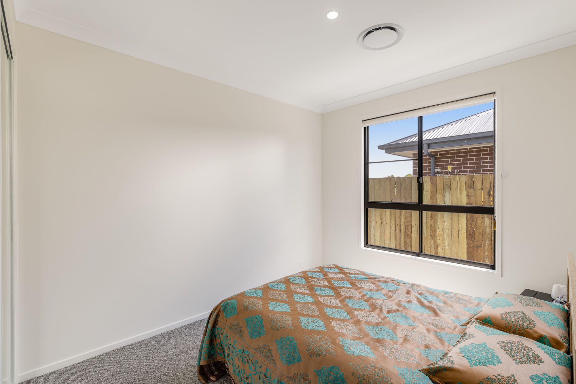 7 Mcewan Crescent — photo 8 of 21