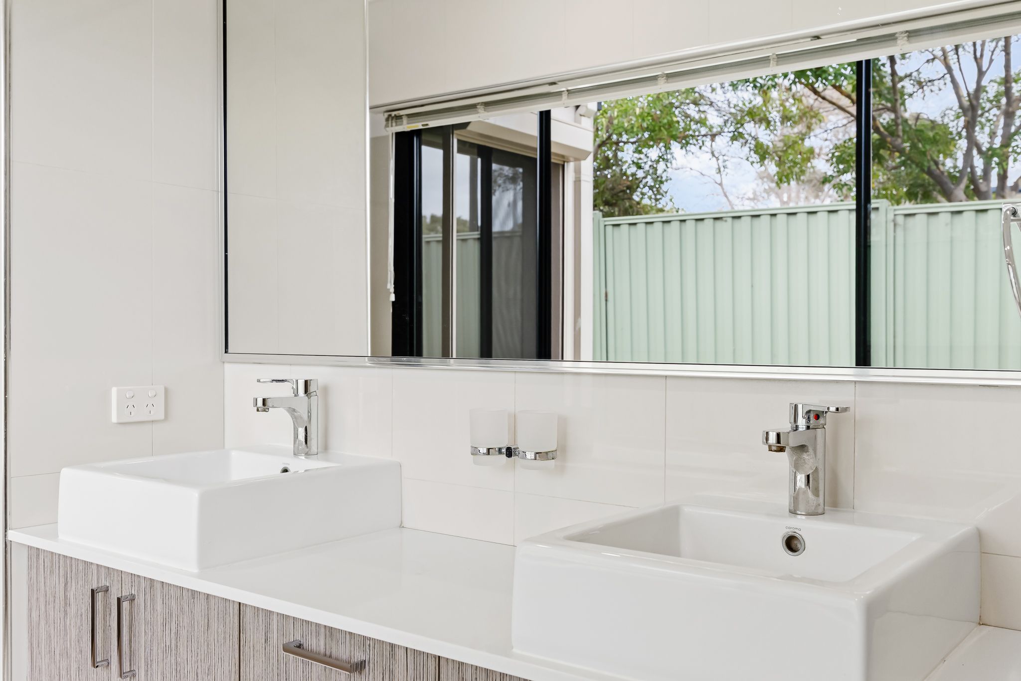 368 Sydenham Street — photo 10 of 23