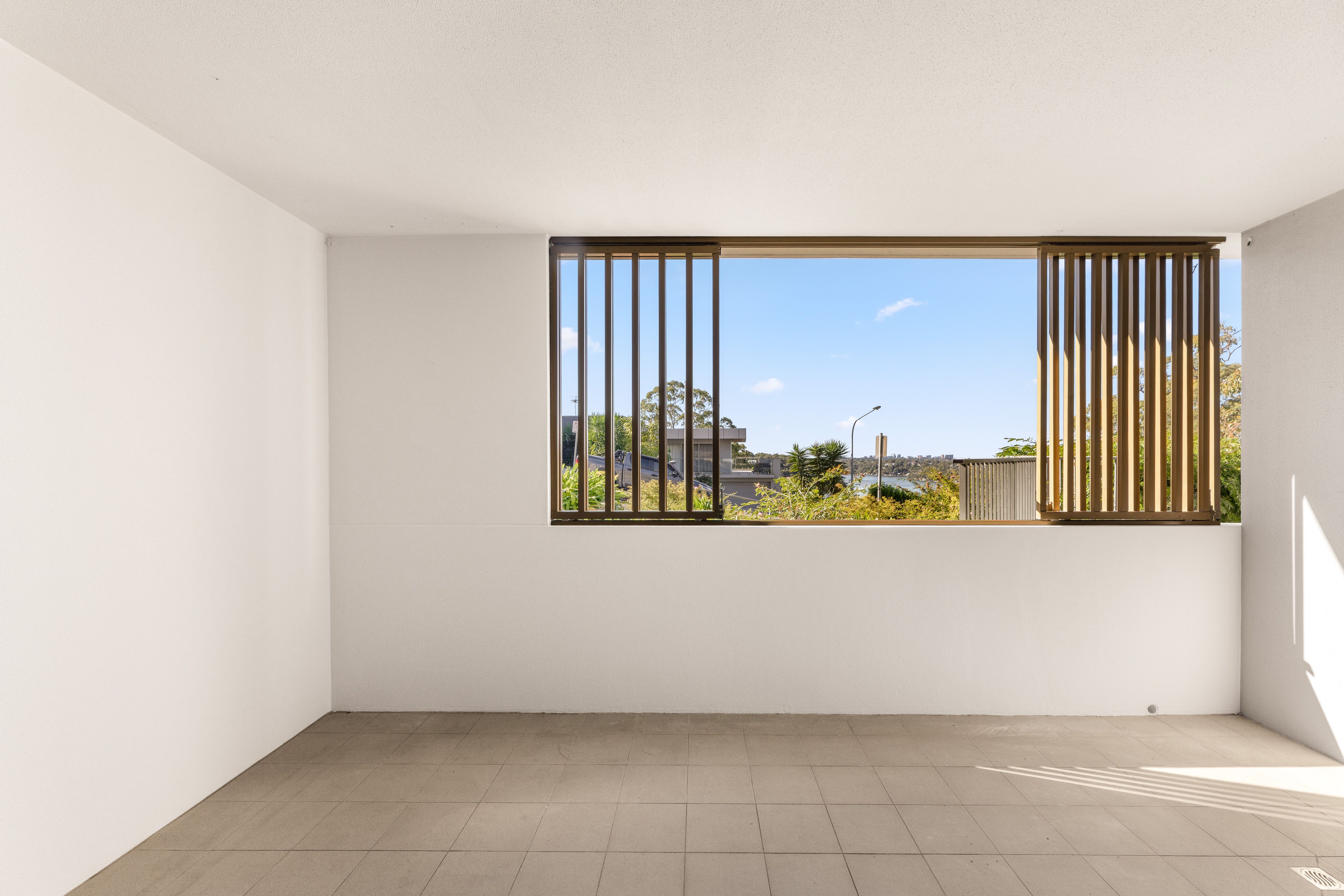 6/65 Hobart Place — photo 7 of 13