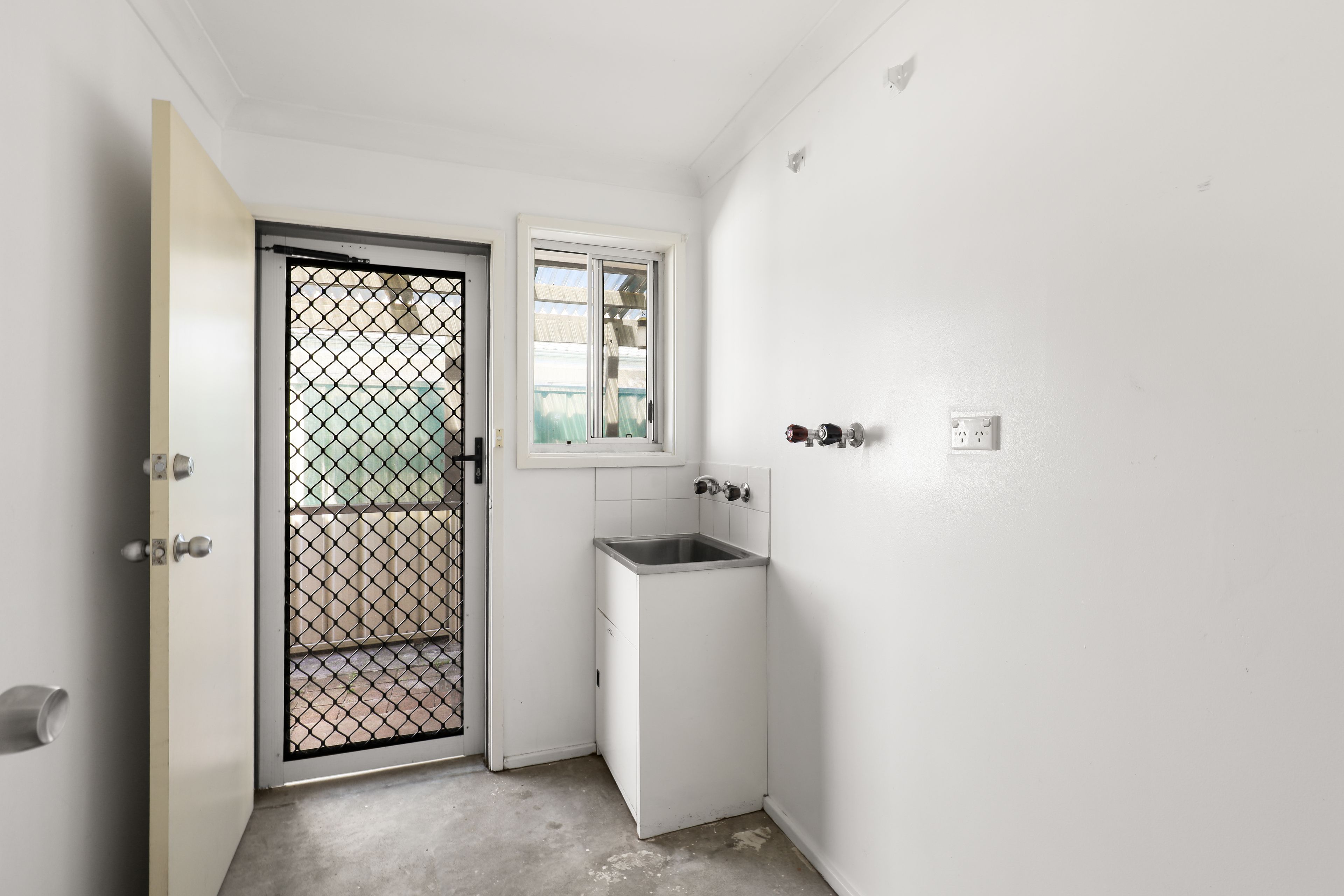 32 Lloyd George Grove — photo 9 of 11