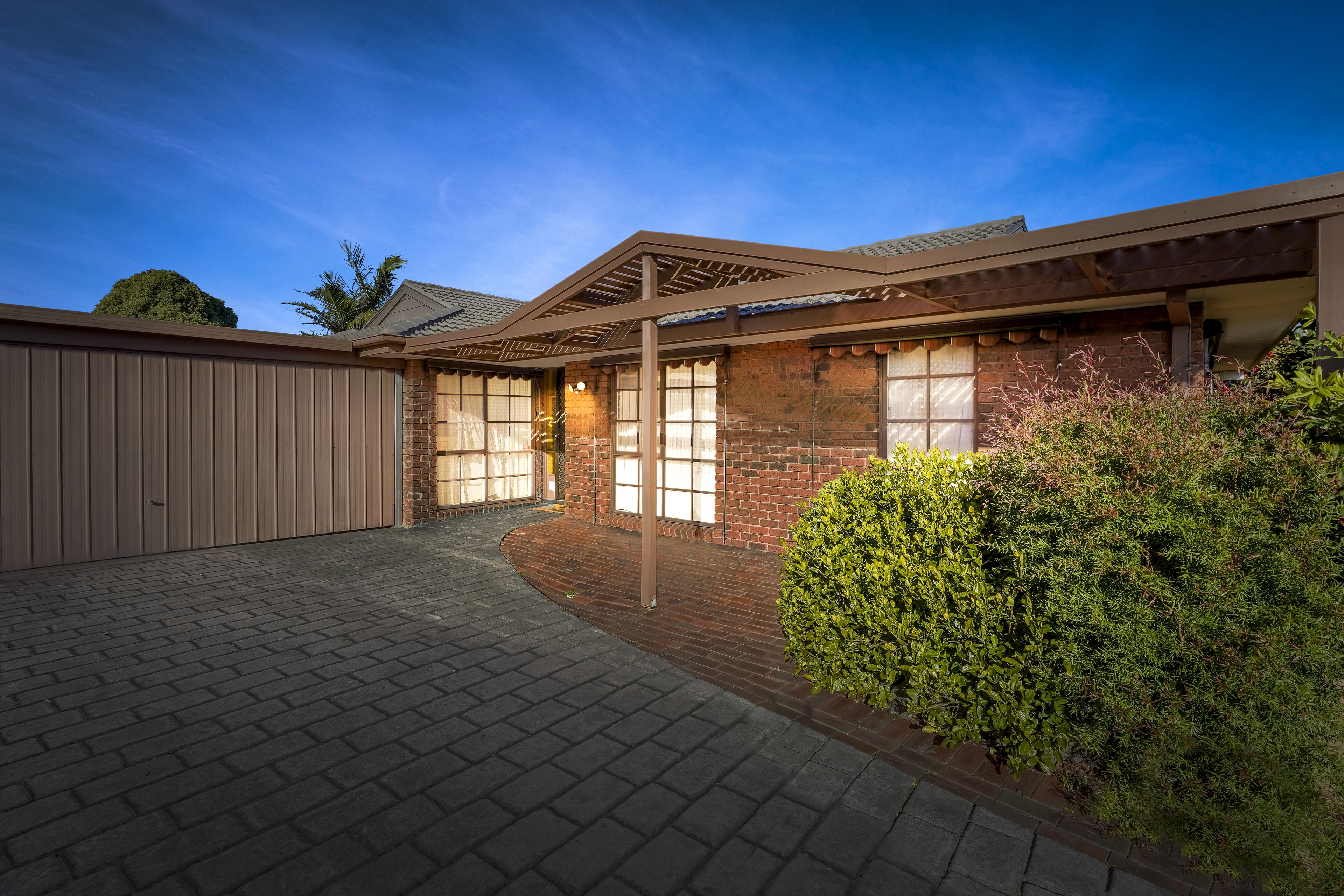 81 Mantung Crescent, Rowville VIC 3178
