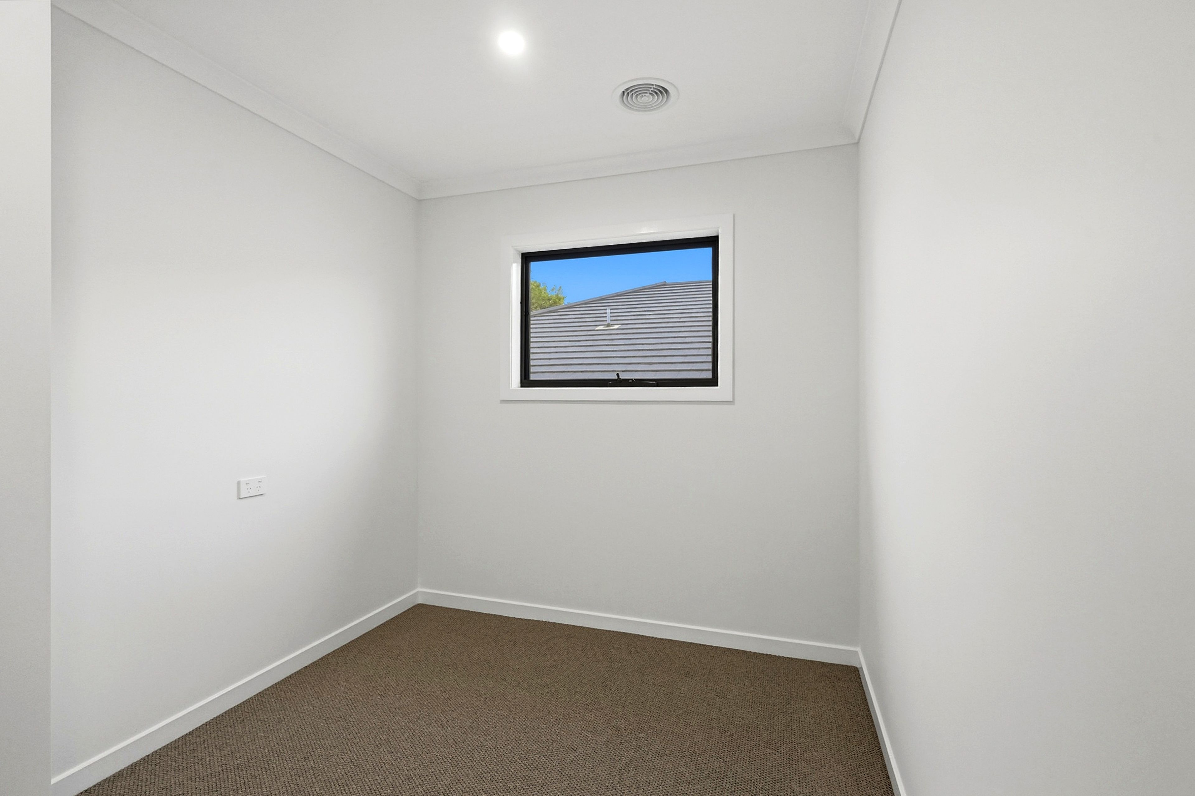 2 Belgravia Avenue — photo 13 of 20
