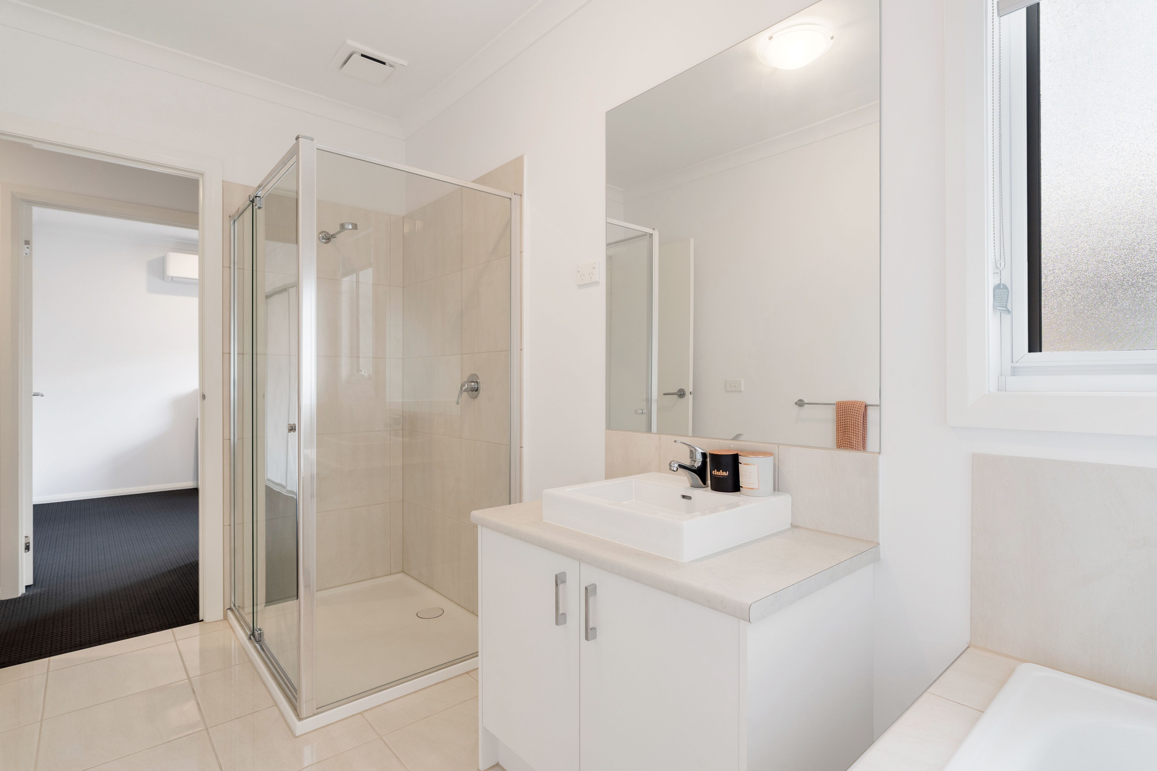 18 Adventure Crescent — photo 13 of 15