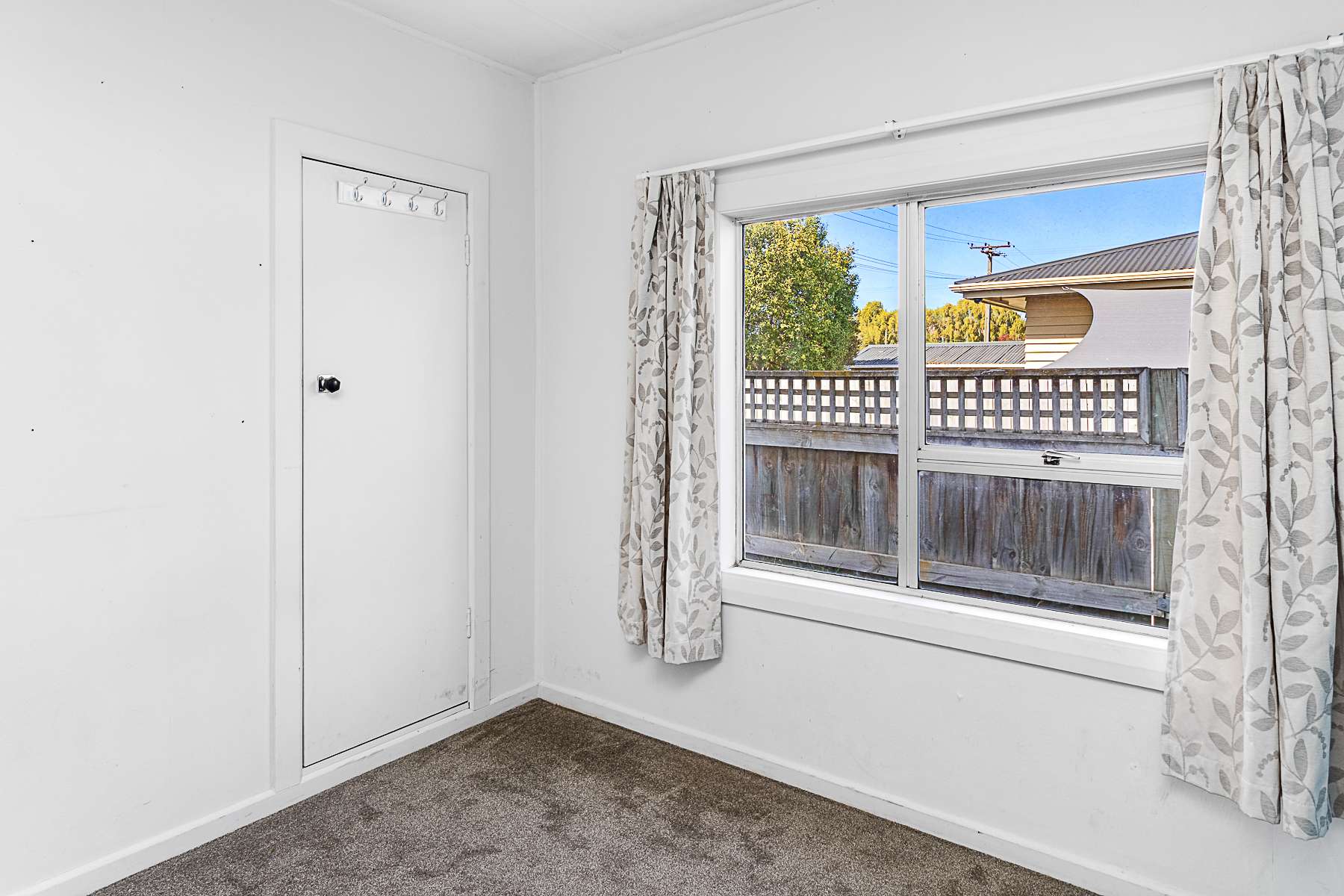 18 Holdaway Street photo 7