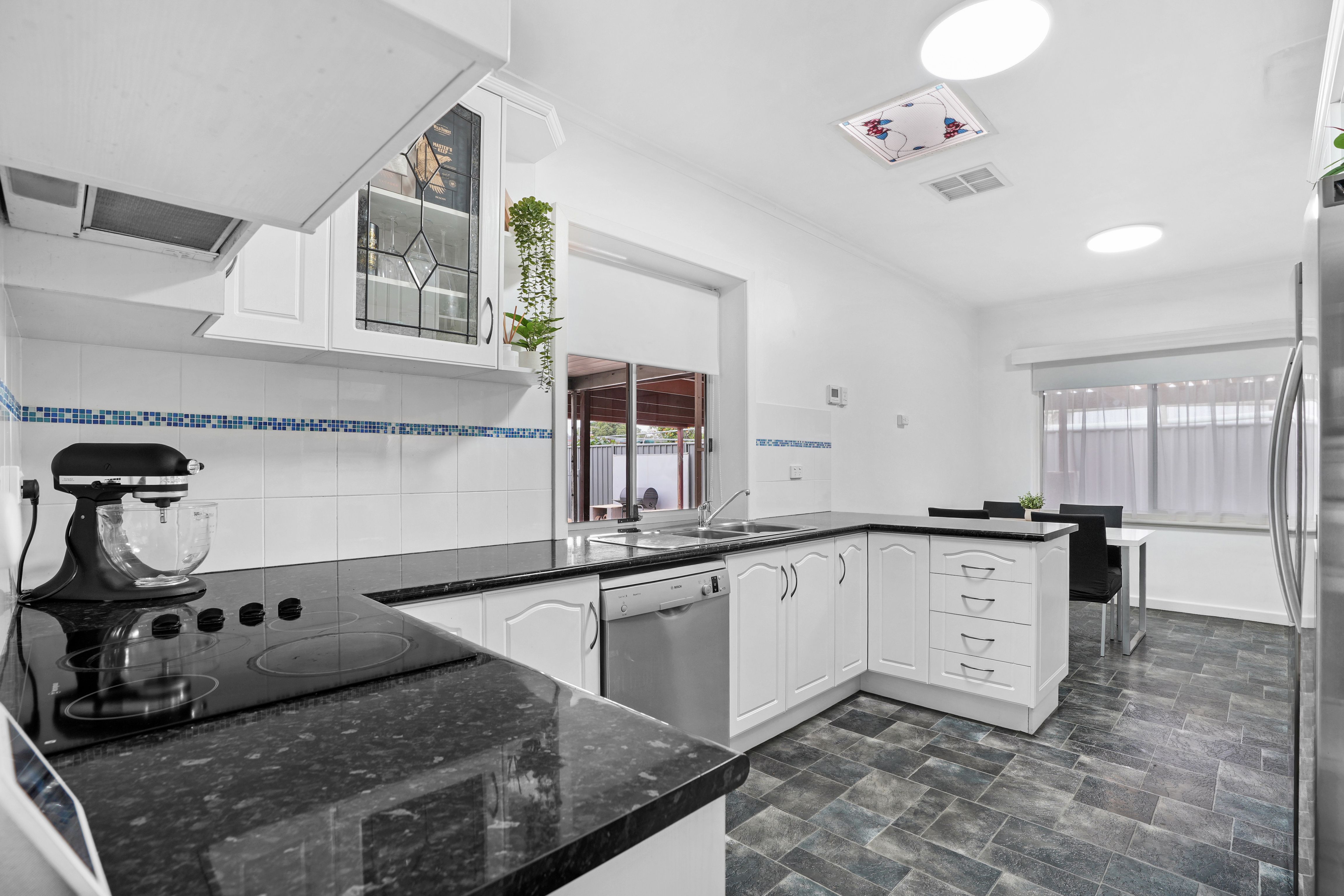 16 John Rice Avenue — photo 7 of 13