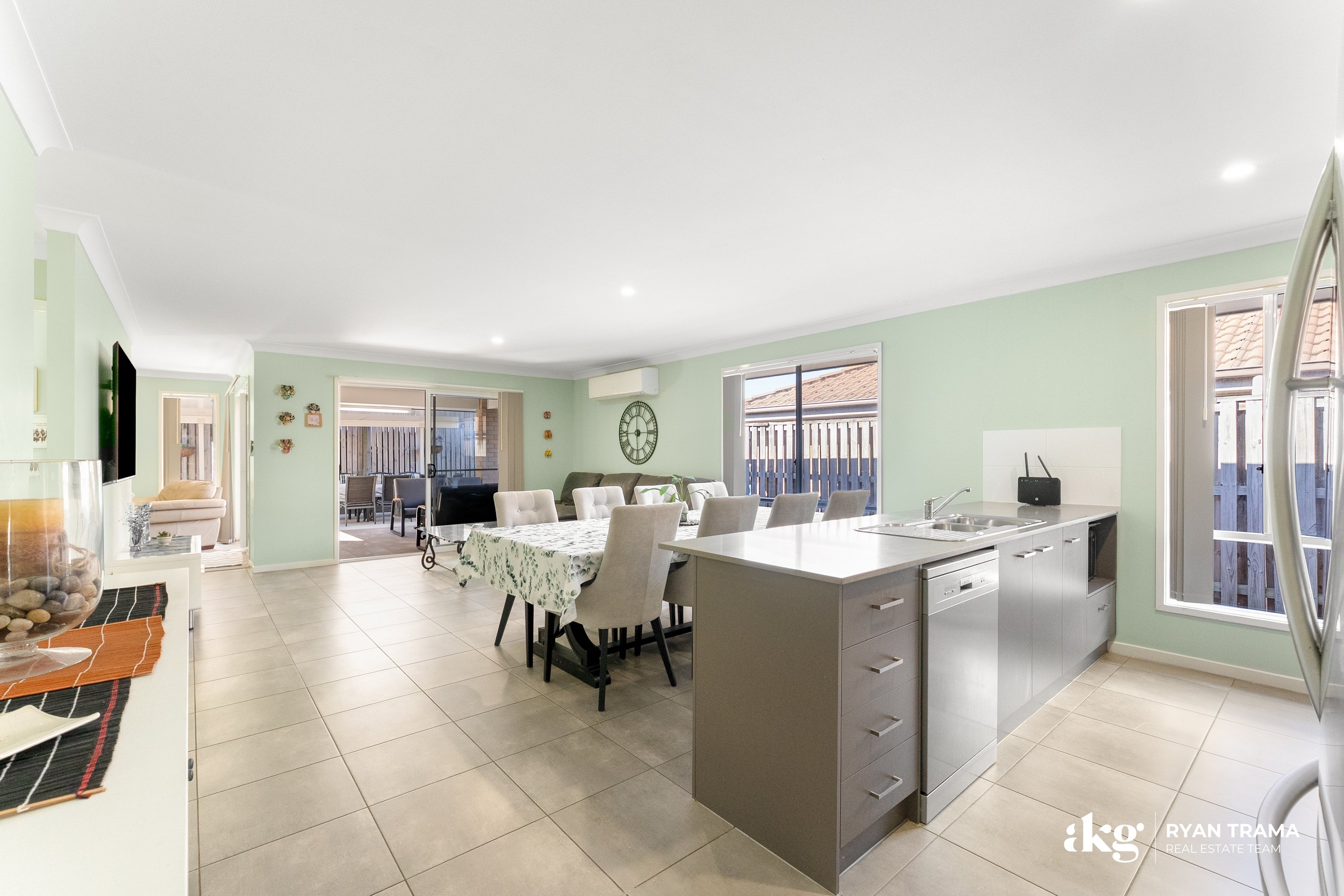 15 Skelbrook Road, Park Ridge, QLD 4125