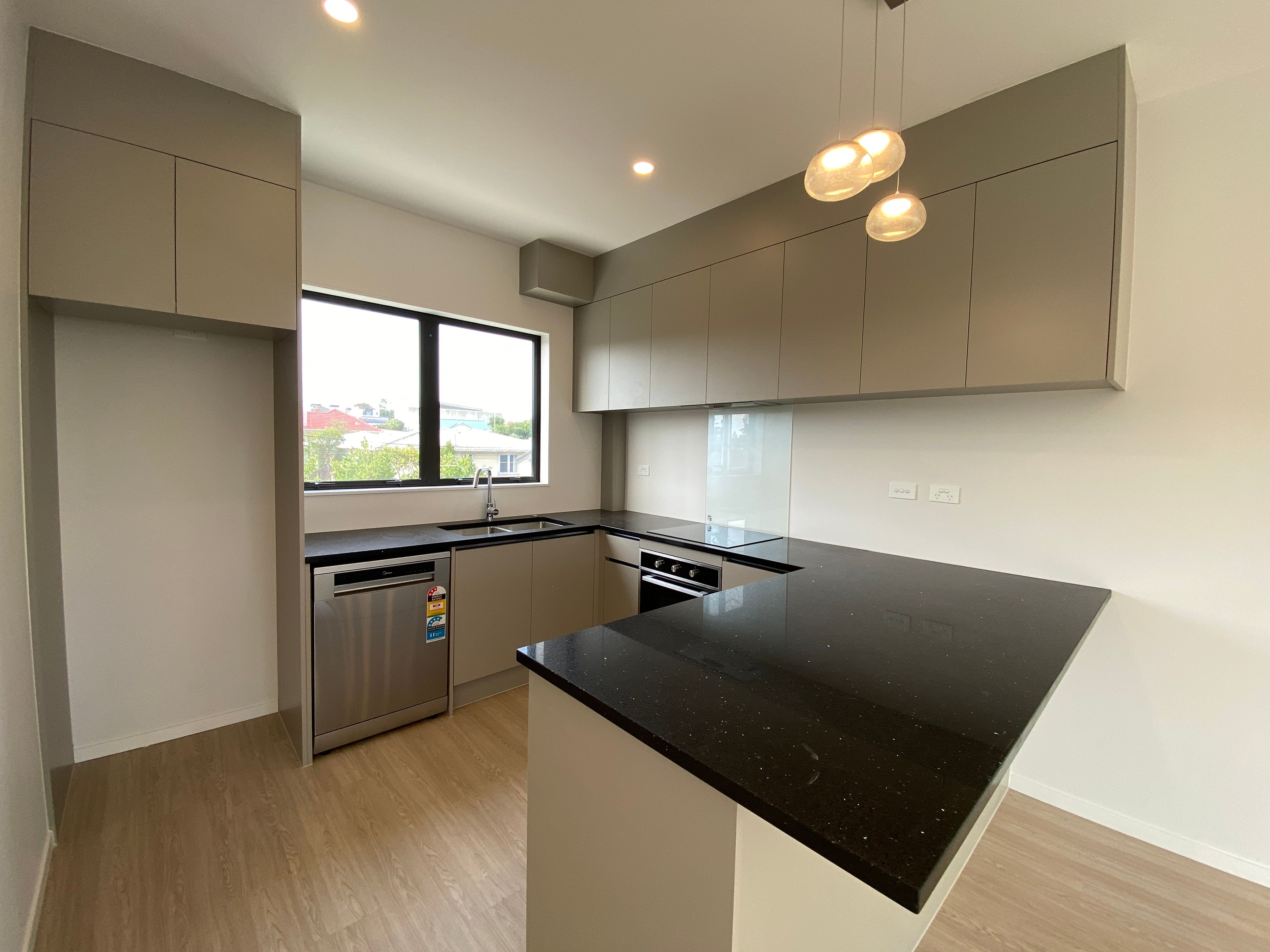 1/4052 Great North Road, Glen Eden, Waitakere City