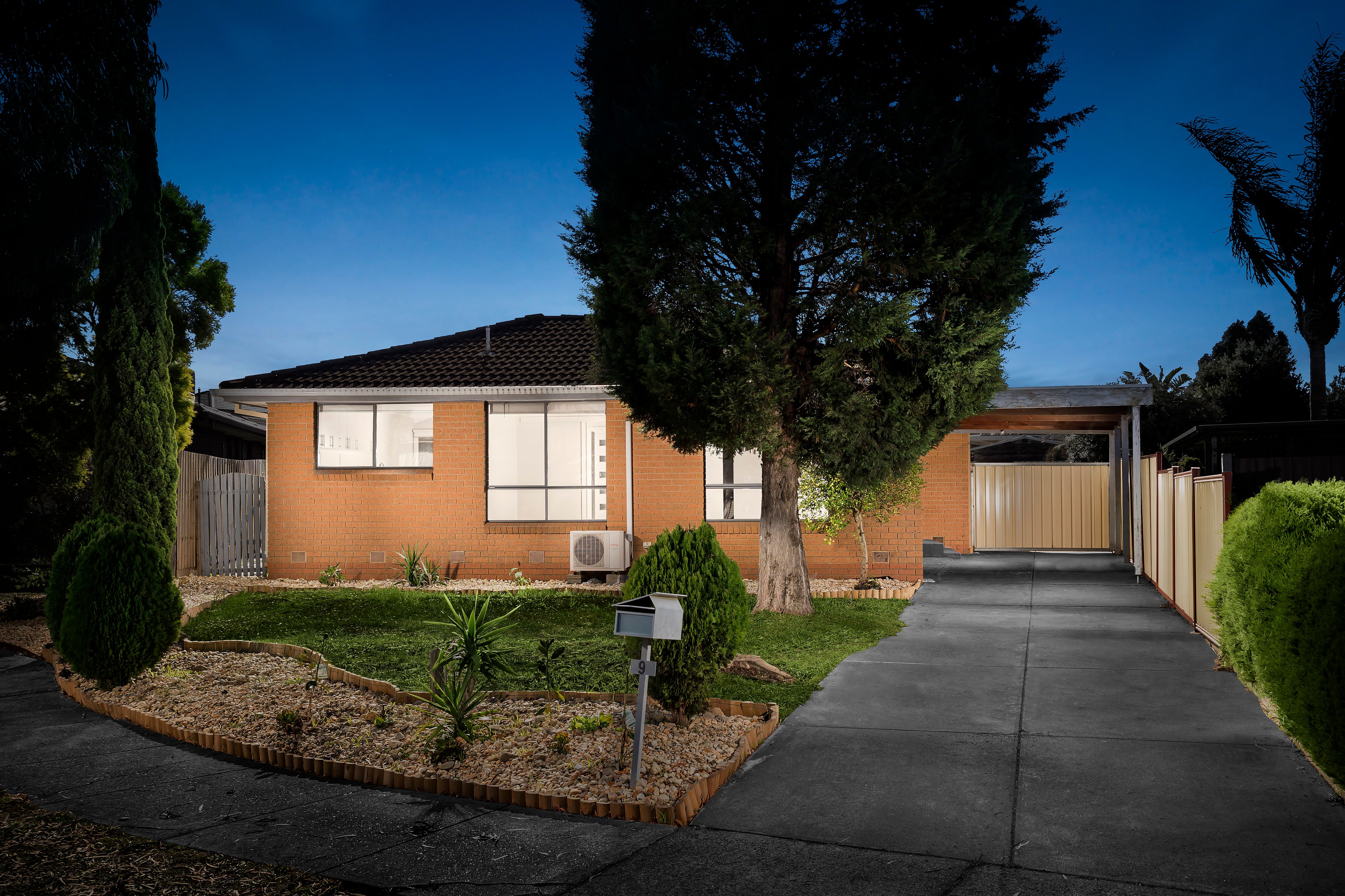 9 Senior Close, Mill Park, VIC 3082