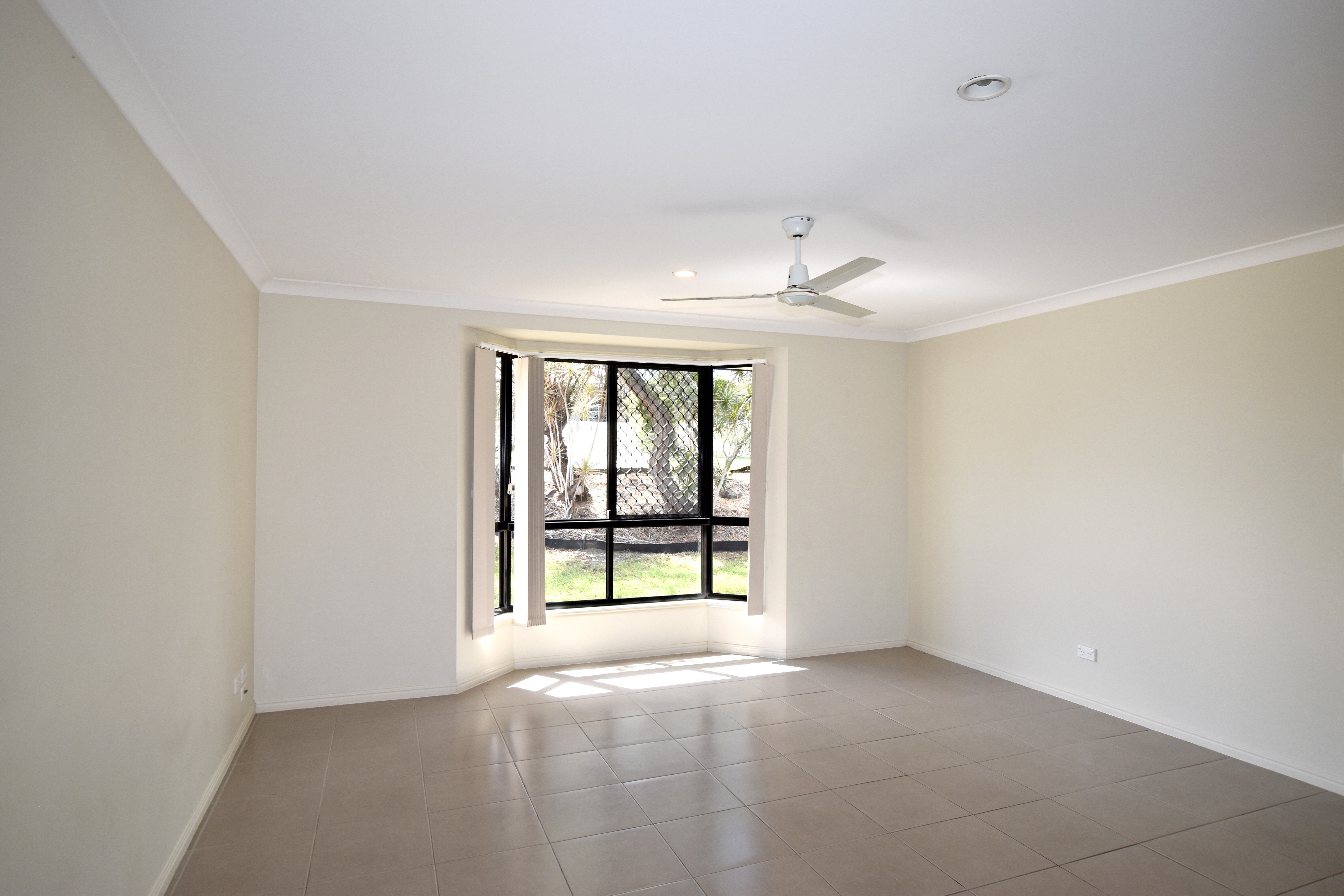 8 Wyara Close, Clinton, QLD 4680