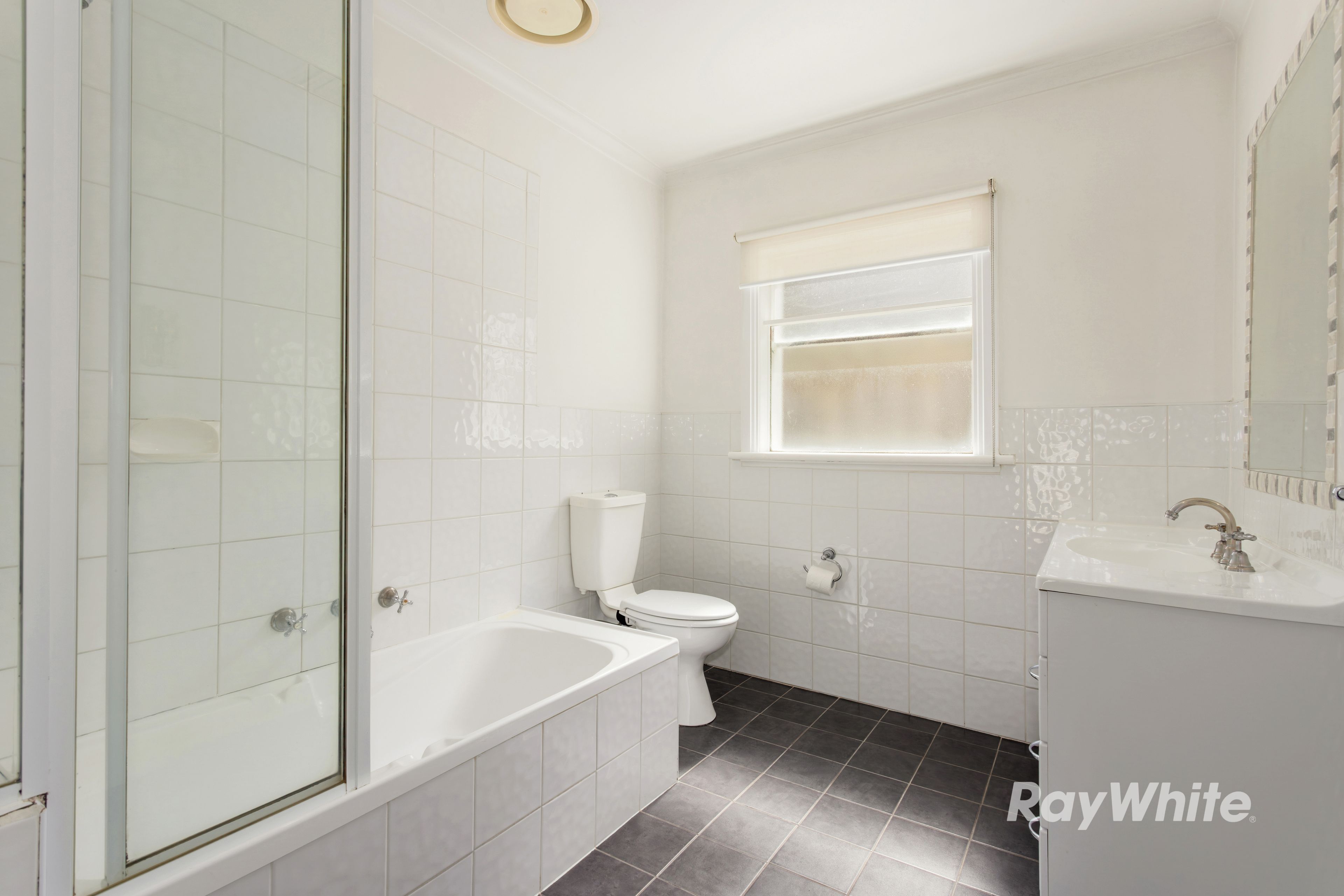23 Bowen Street — photo 6 of 7