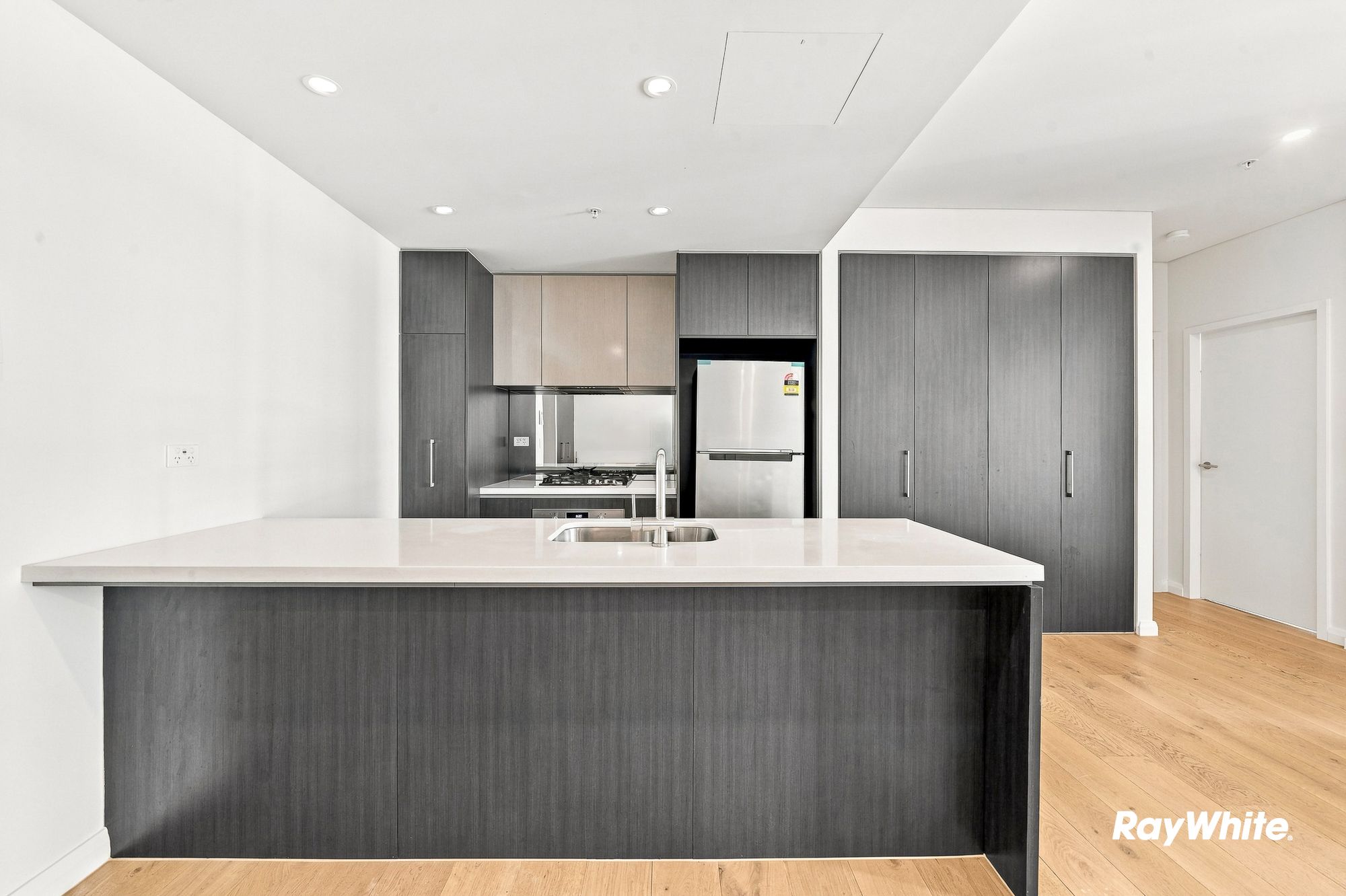 424/32 Civic Way — photo 5 of 18