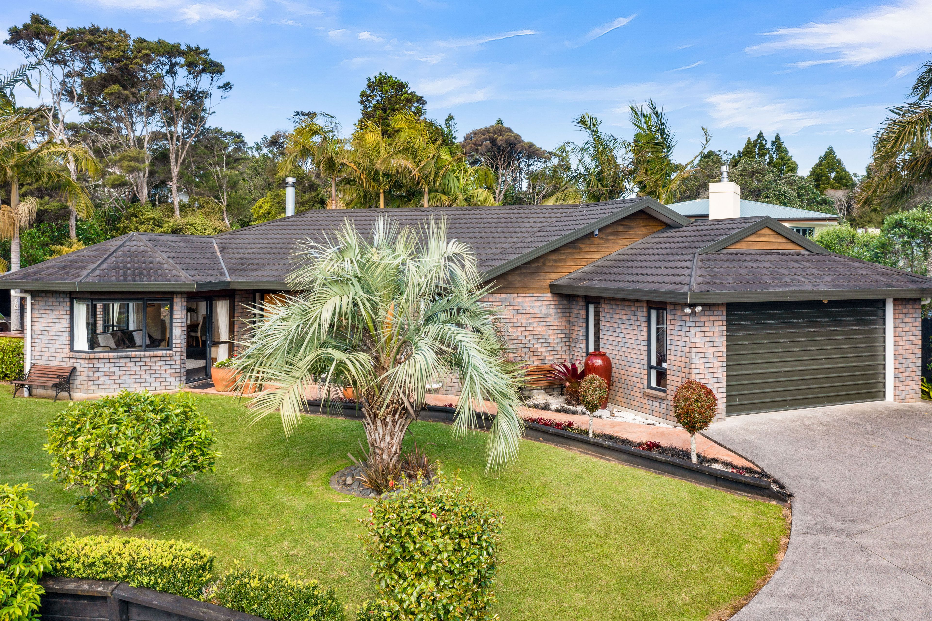 184 Cliff View Drive, Green Bay, Waitakere City