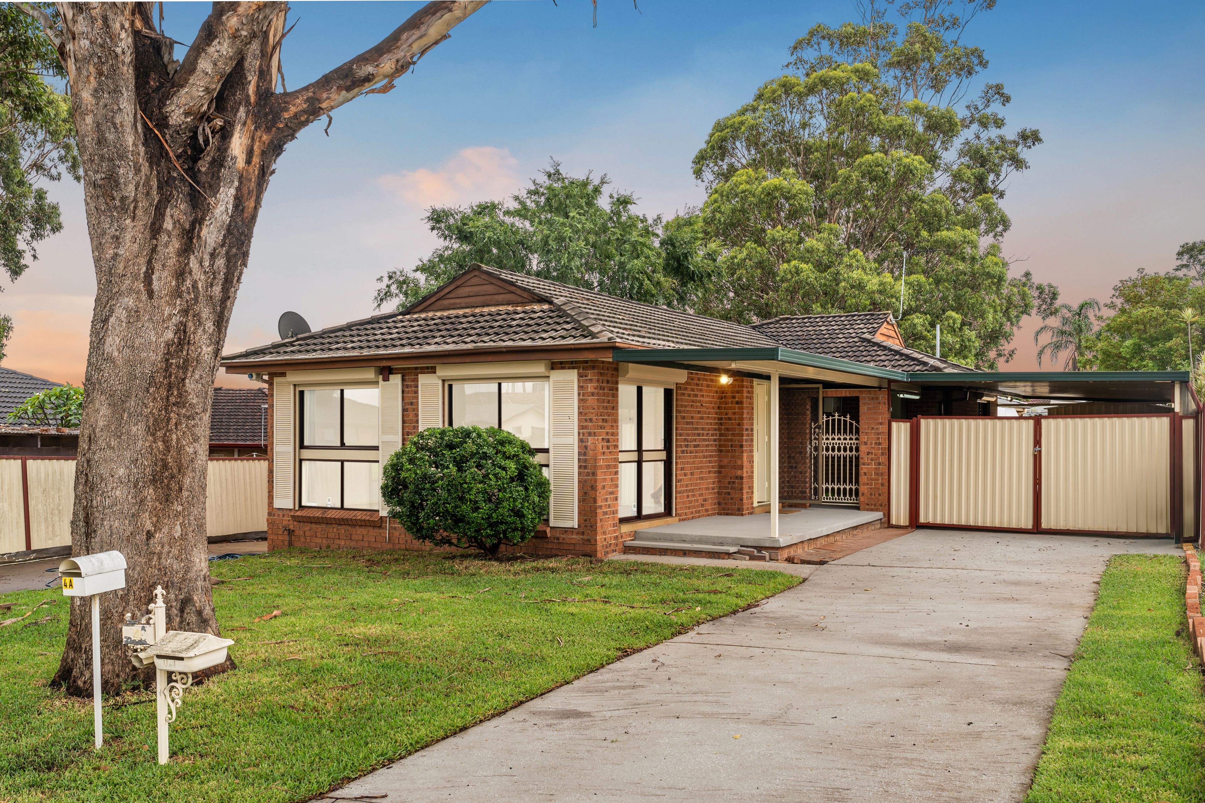 4 & 4A Murrumbidgee Street, Bossley Park, NSW 2176