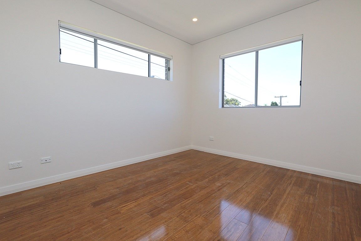 14F Glassop Street — photo 9 of 10