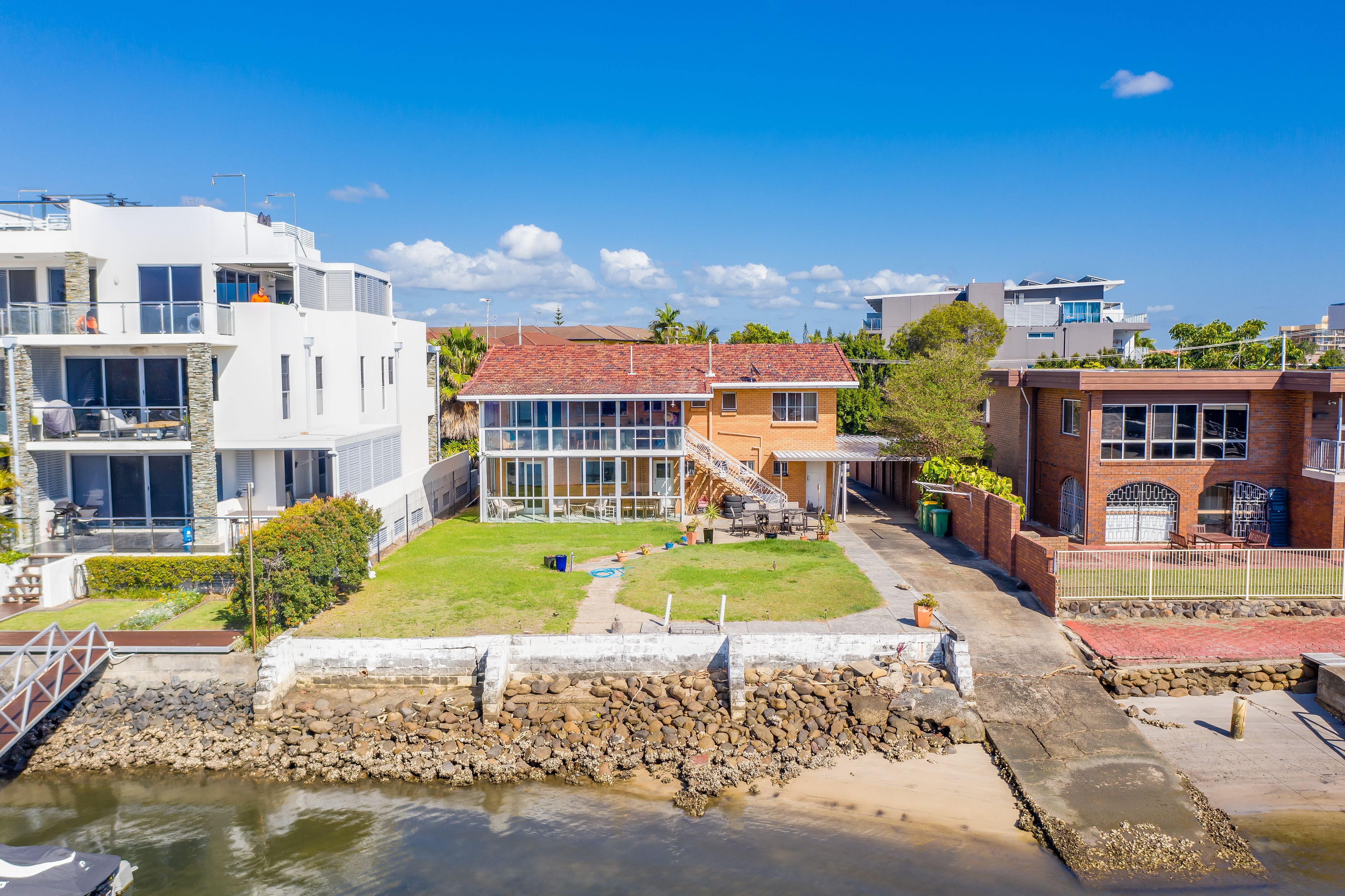 1 Canal Avenue, Runaway Bay, QLD 4216