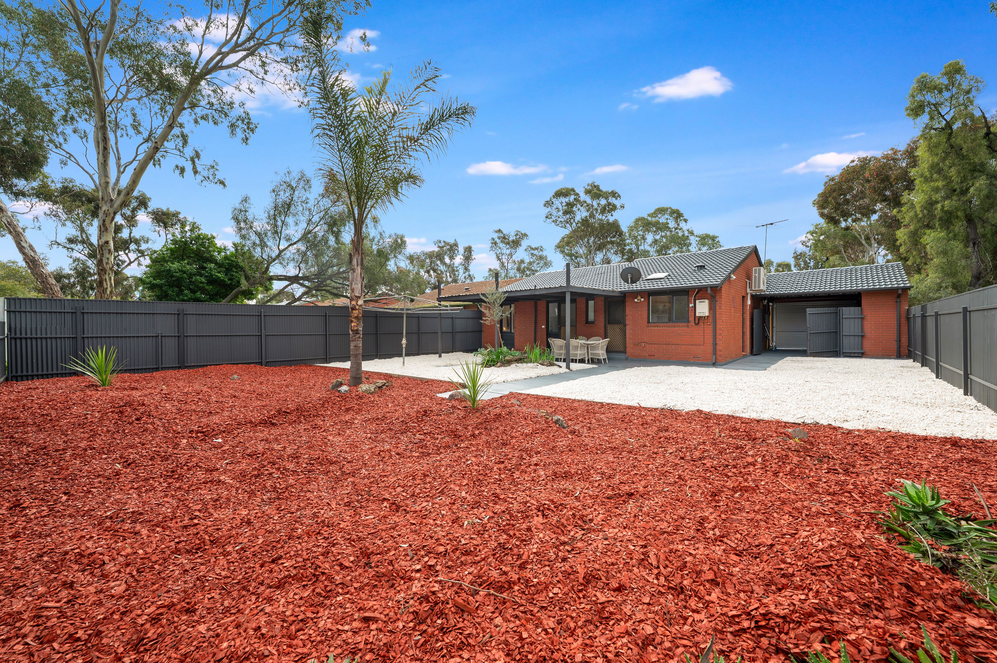 10 Woodcock Crescent — photo 15 of 16