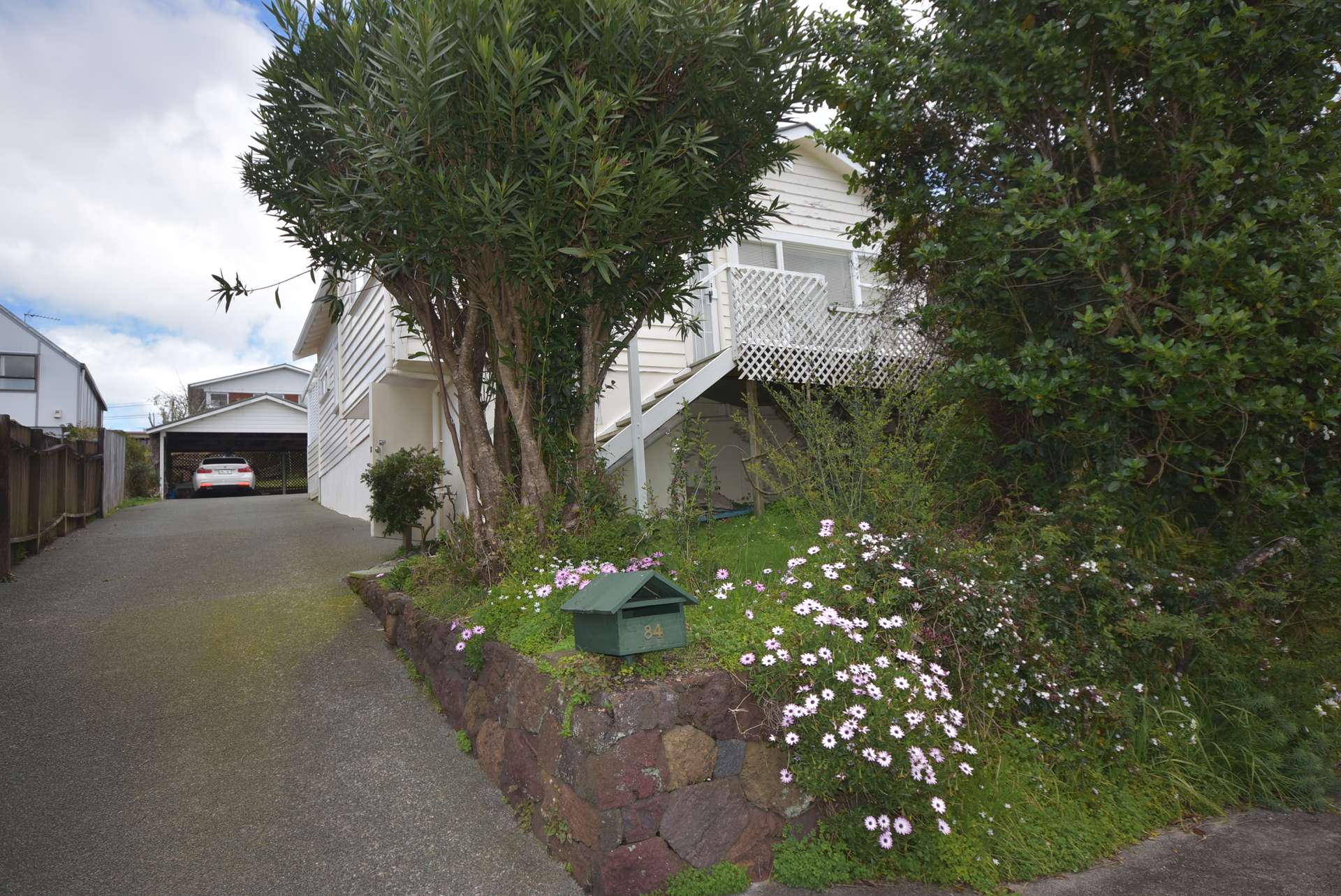 84 Taumata Road photo 0