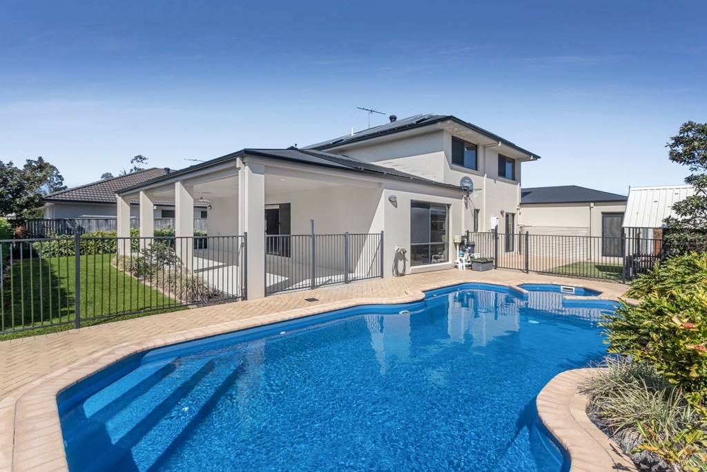 4 Oltrarno Place, Bridgeman Downs, QLD 4035