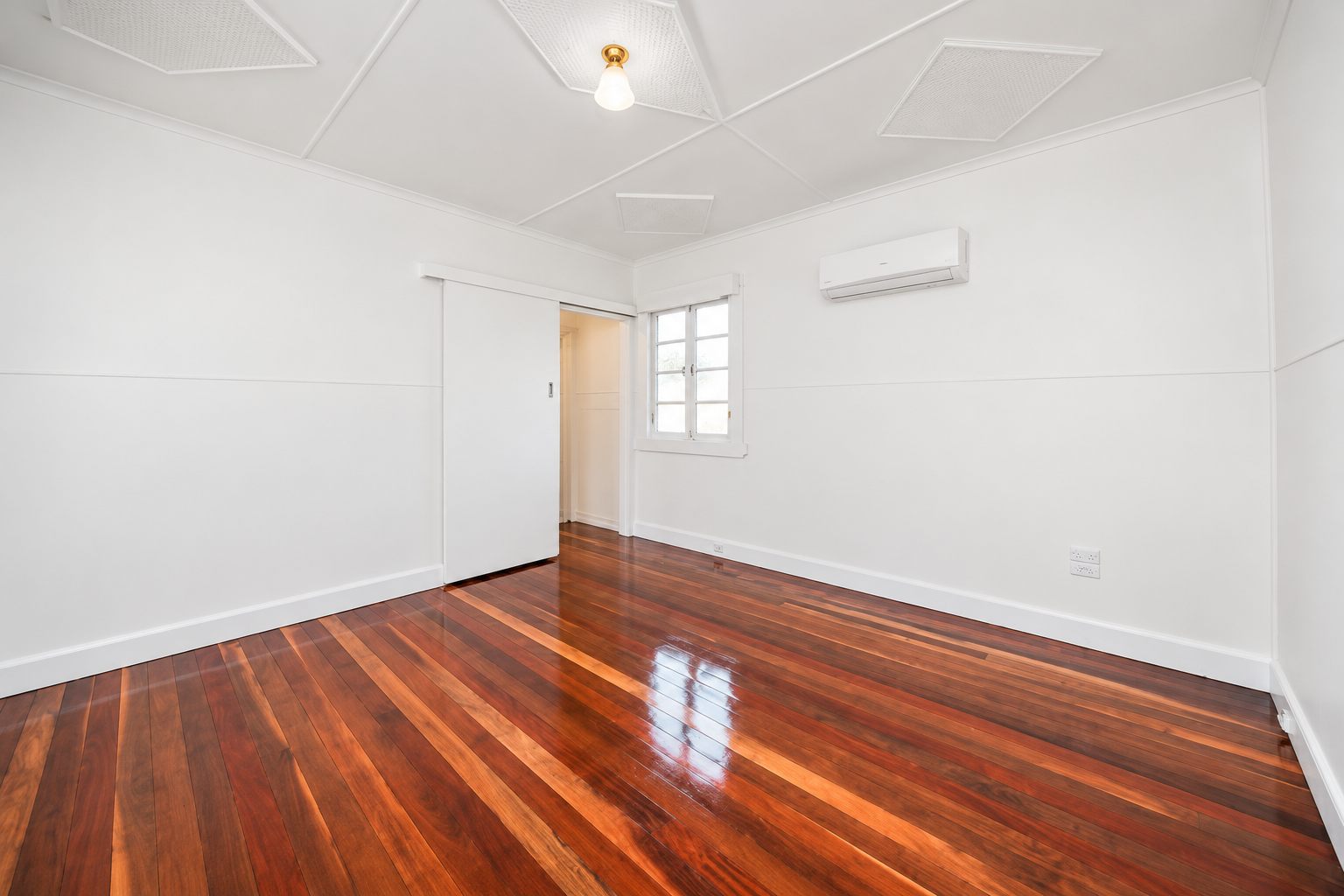 385 Broadwater Road, Mansfield, QLD 4122