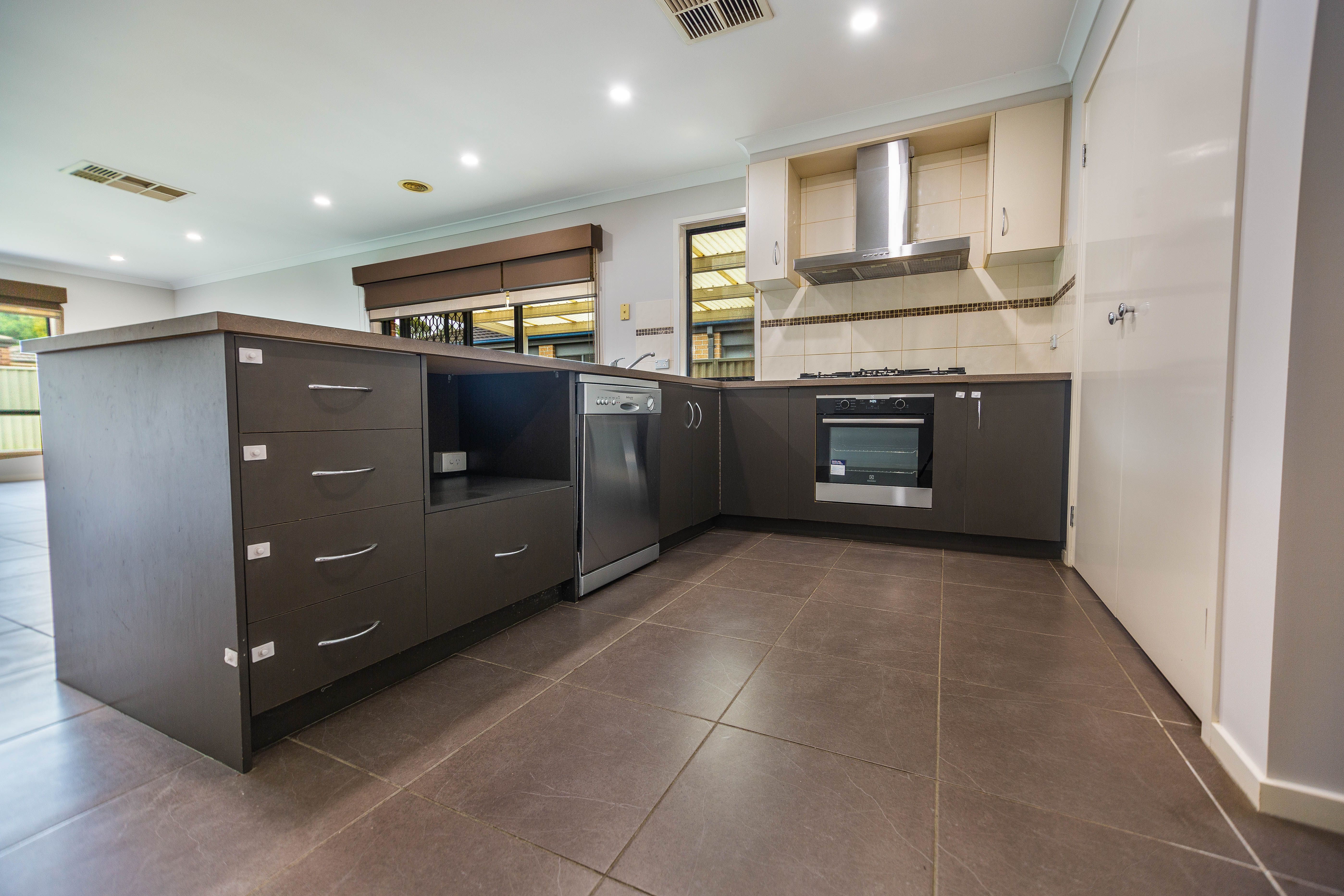 65 Broad Oak Drive, Cranbourne East, VIC 3977