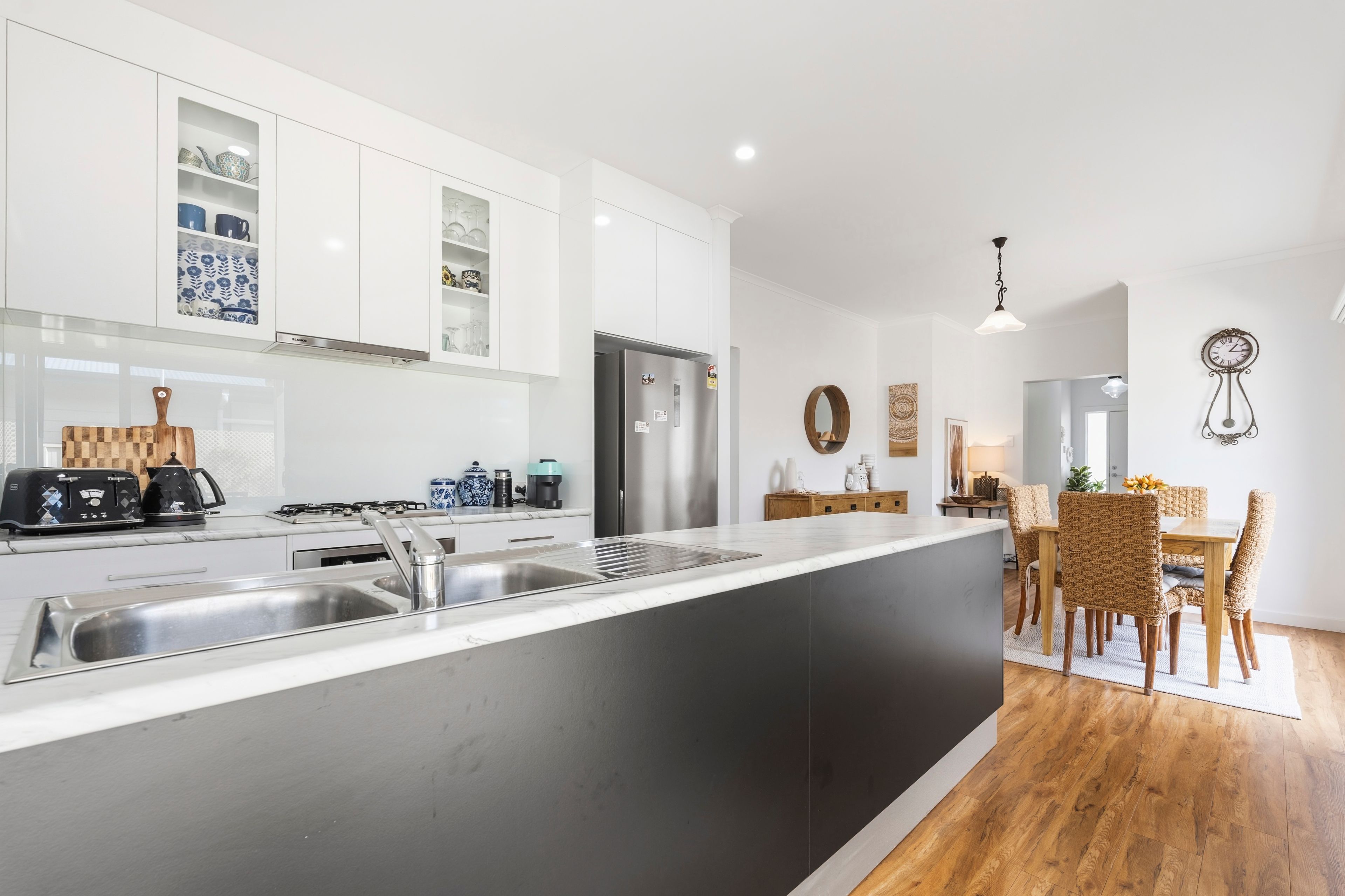 27 Kassa Road — photo 7 of 20