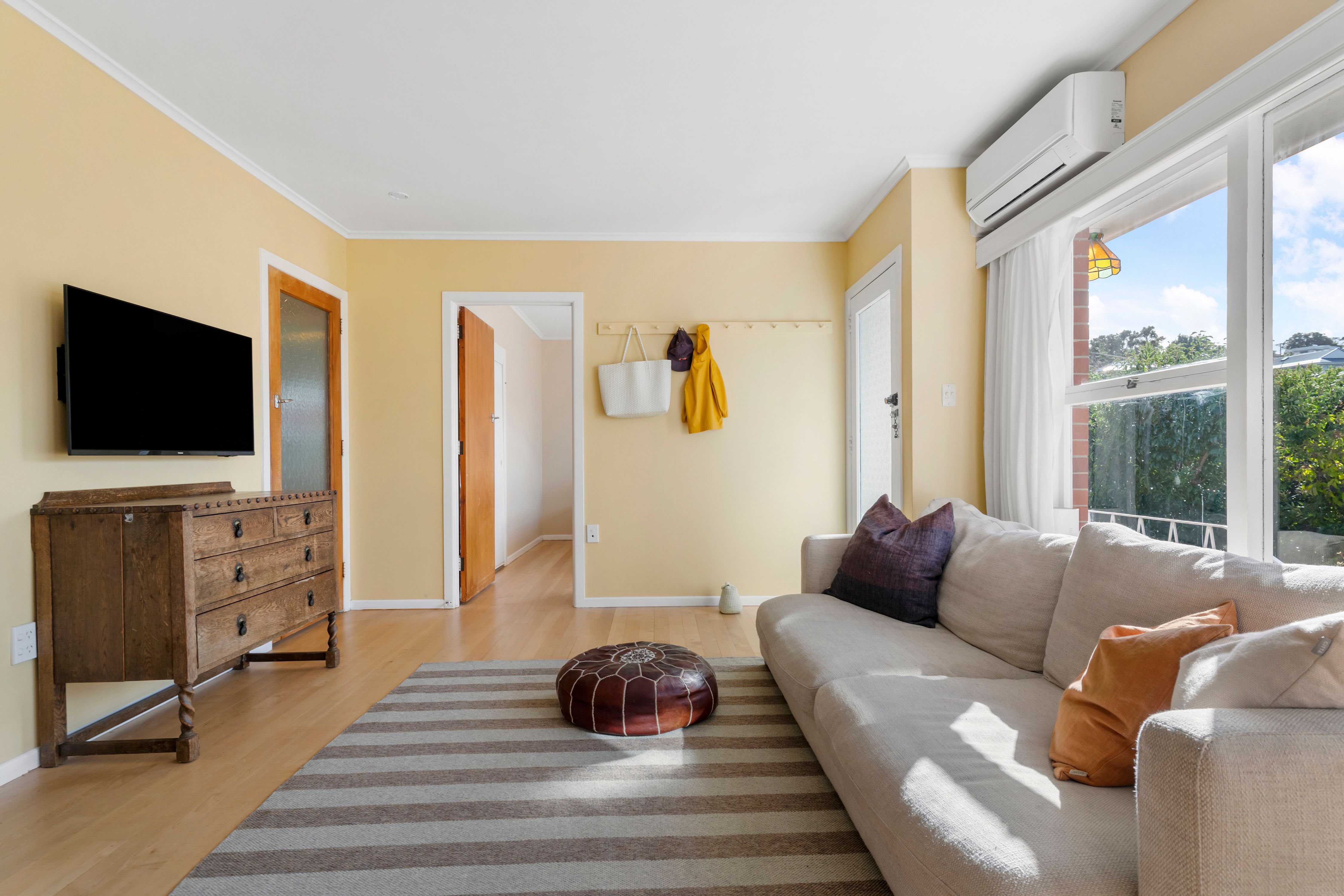 2/4 Penzance Road, Mairangi Bay, North Shore City