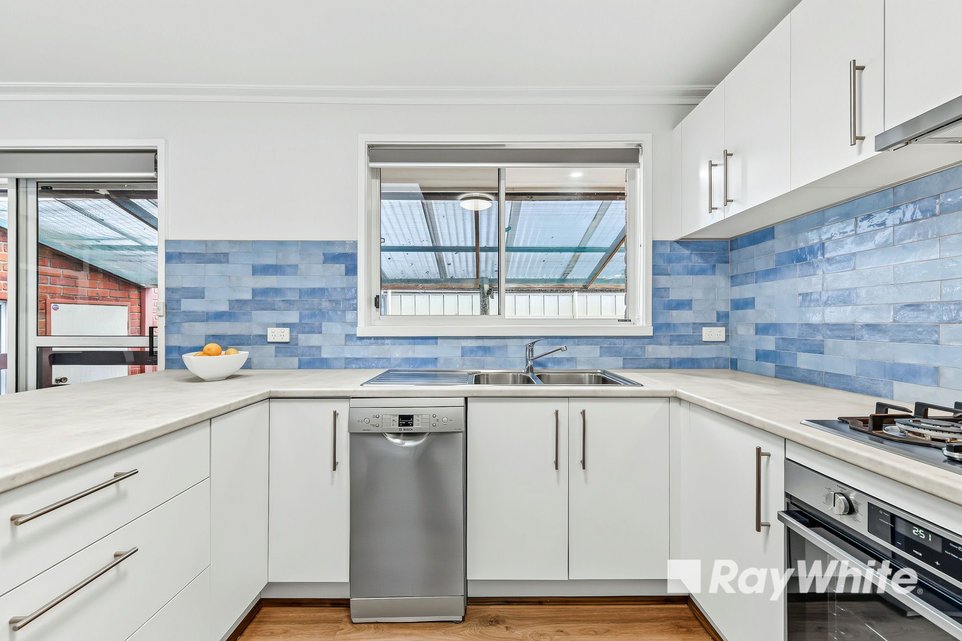 4/4 Macpherson Street — photo 6 of 14