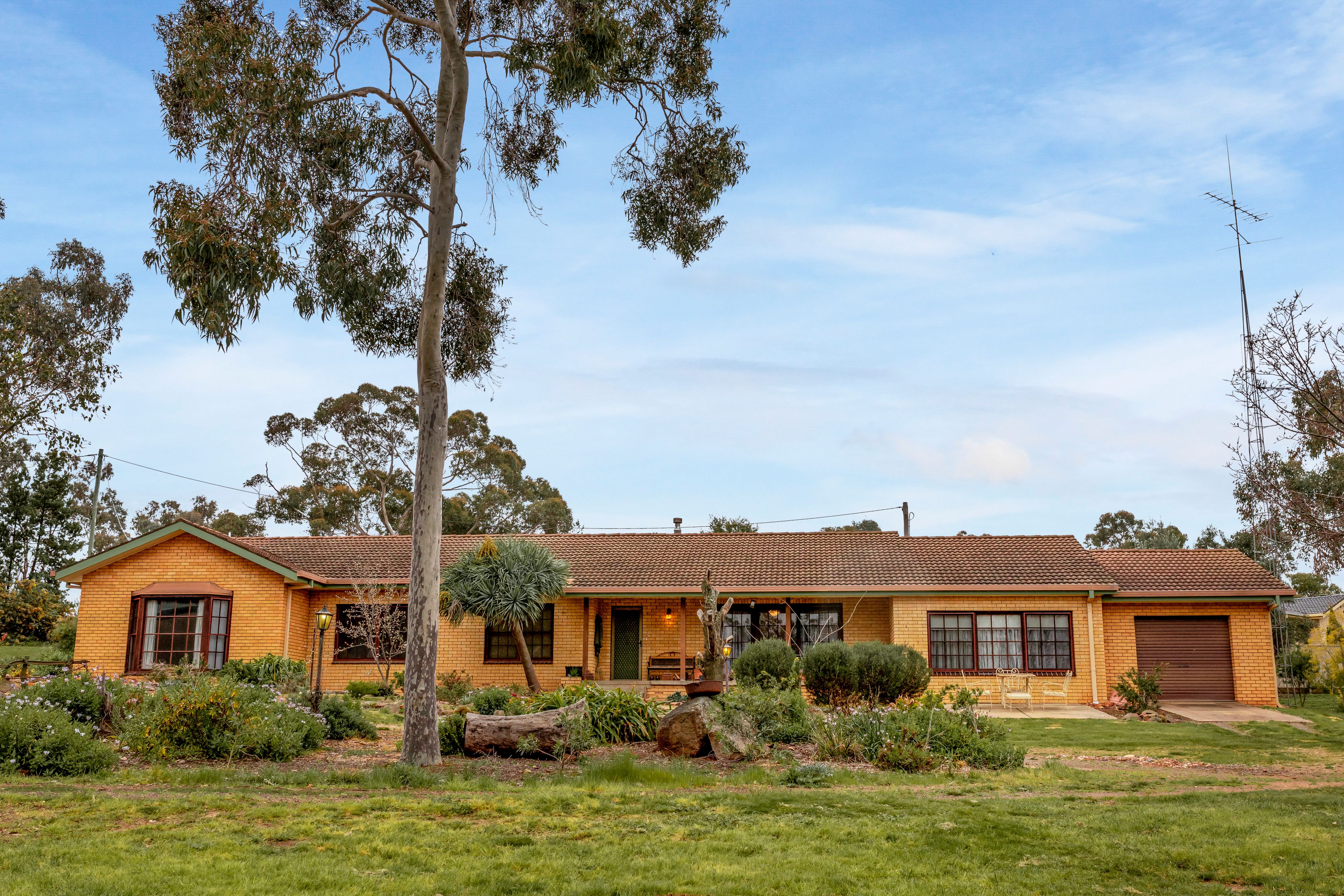 2 Austin Place, Coolamon NSW 2701
