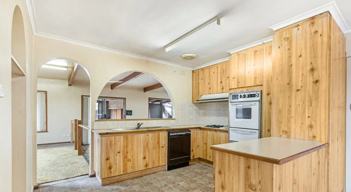 17 Coromandel Crescent South, Knoxfield, VIC 3180