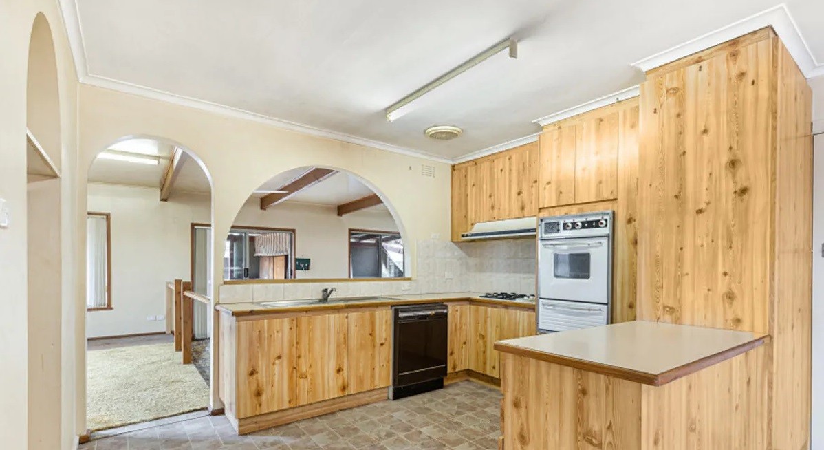 17 Coromandel Crescent South, Knoxfield, VIC 3180