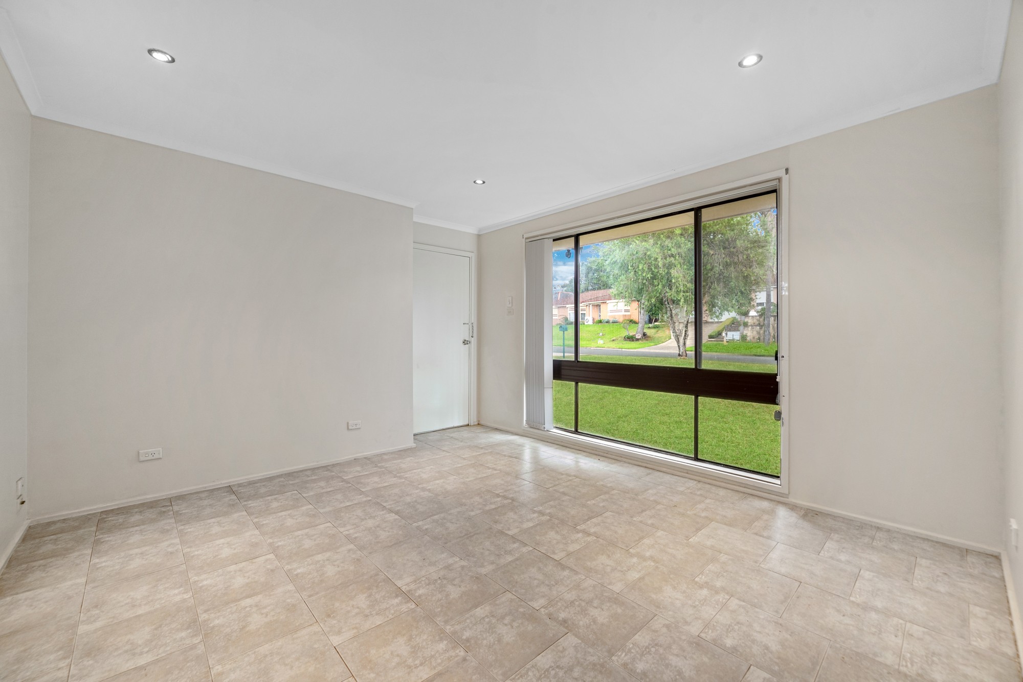 17 Bardolph Avenue, Rosemeadow, NSW 2560