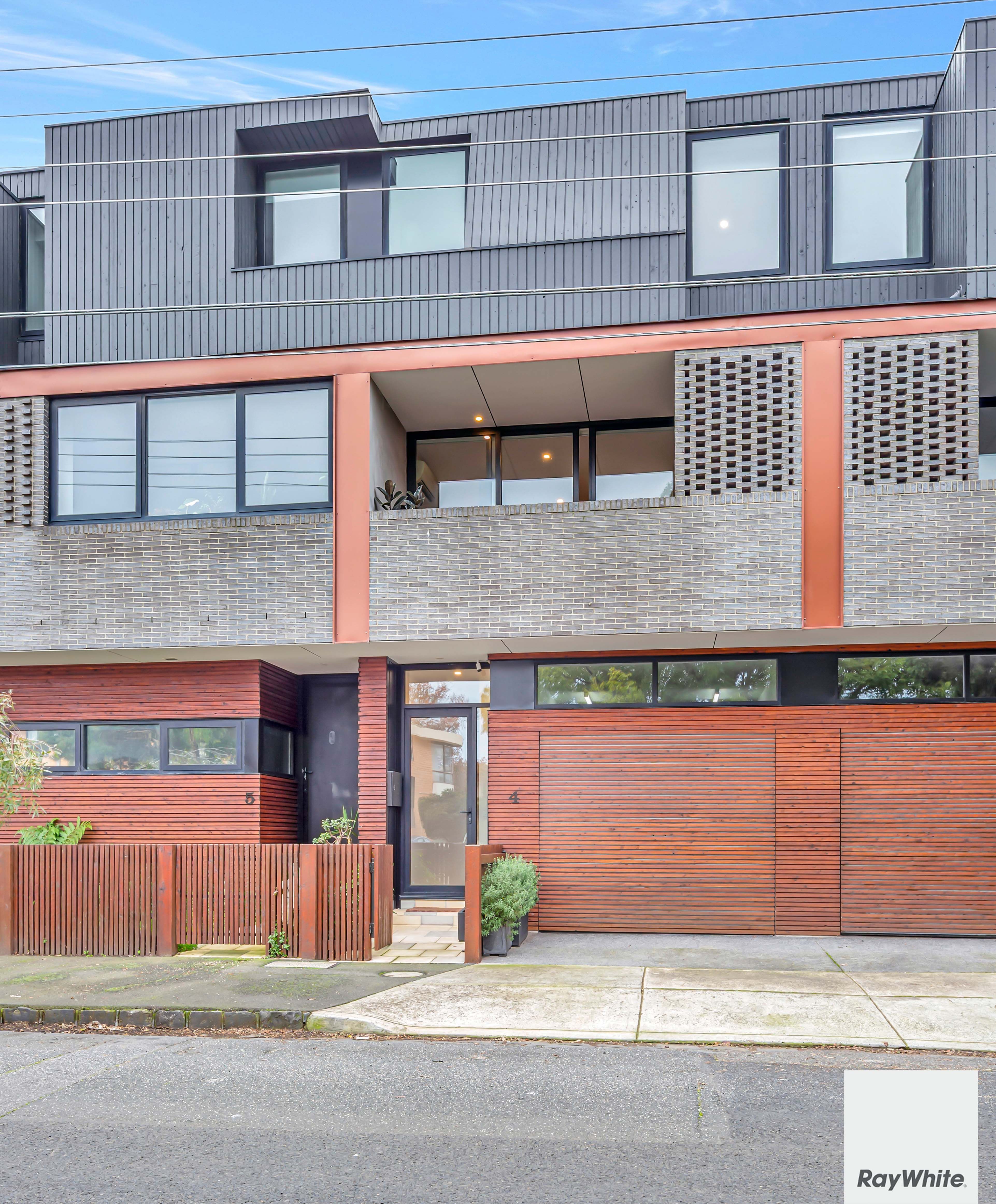 4/74 Tinning Street, Brunswick, VIC 3056