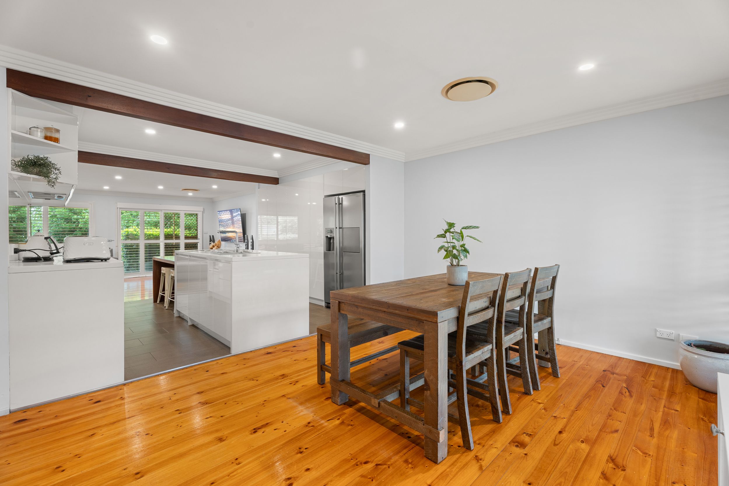 57 Warburton Crescent — photo 9 of 23