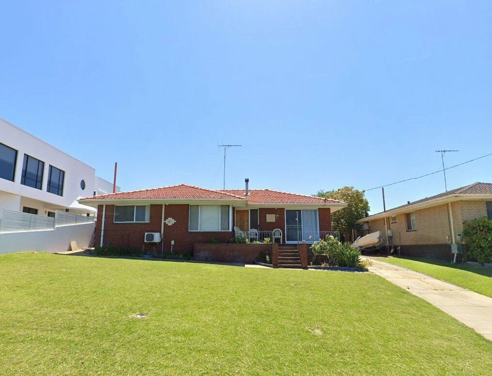 6 Wicklow Road, Halls Head, WA 6210